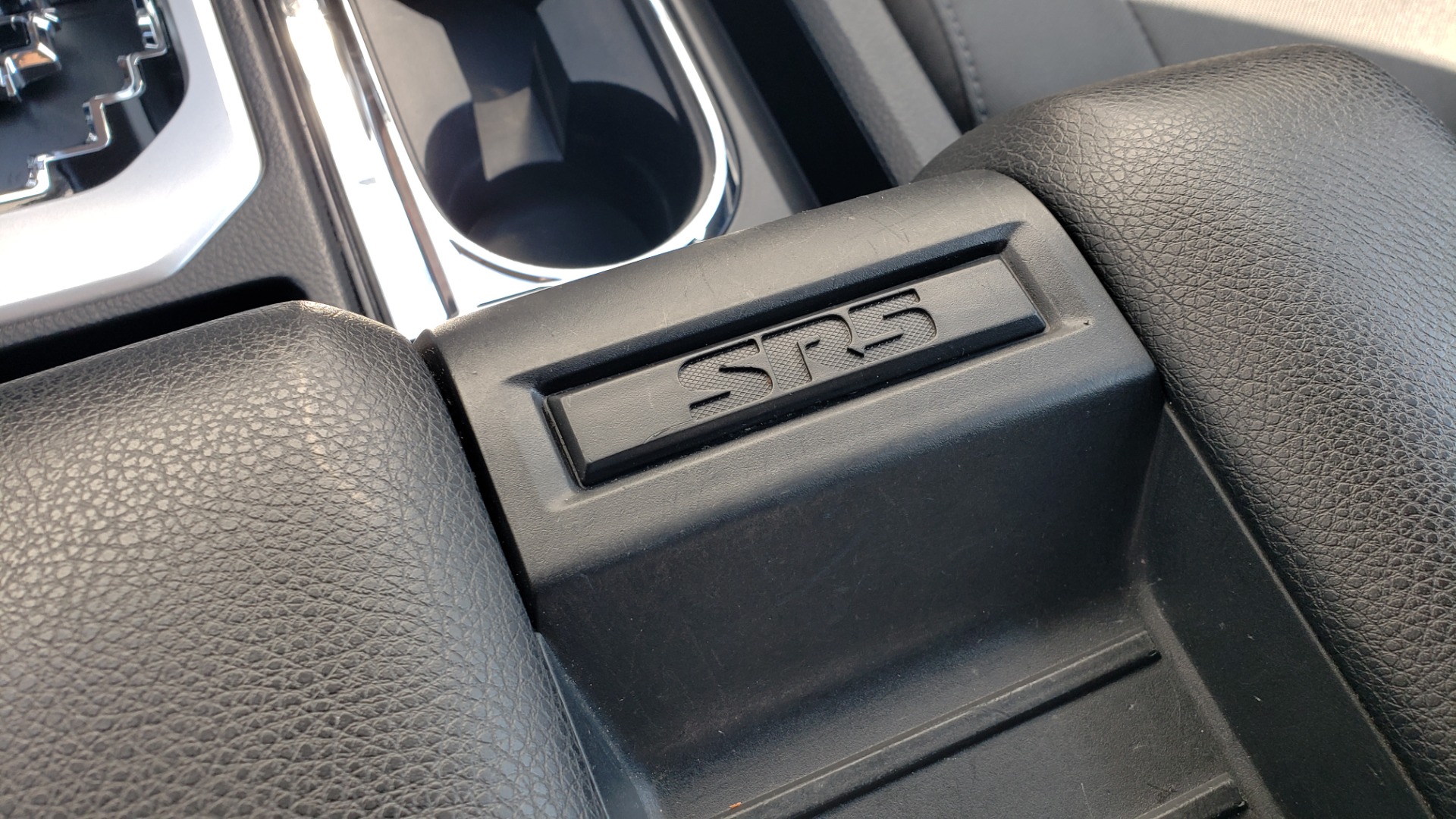 Used 2017 Toyota TUNDRA 4WD SR5 CREWMAX / 5.7L V8 / 6-SPD AUTO / NAV / REARVIEW for sale Sold at Formula Imports in Charlotte NC 28227 60