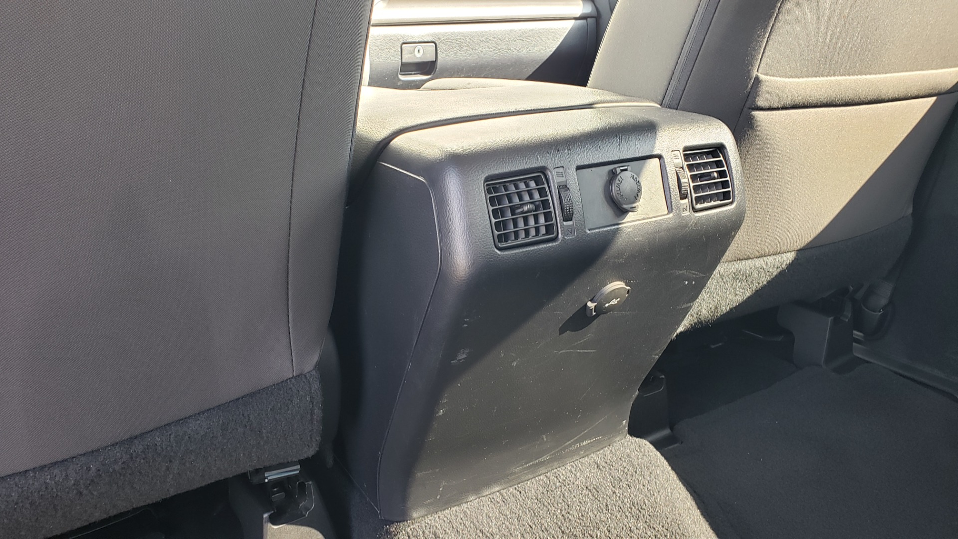 Used 2017 Toyota TUNDRA 4WD SR5 CREWMAX / 5.7L V8 / 6-SPD AUTO / NAV / REARVIEW for sale Sold at Formula Imports in Charlotte NC 28227 67