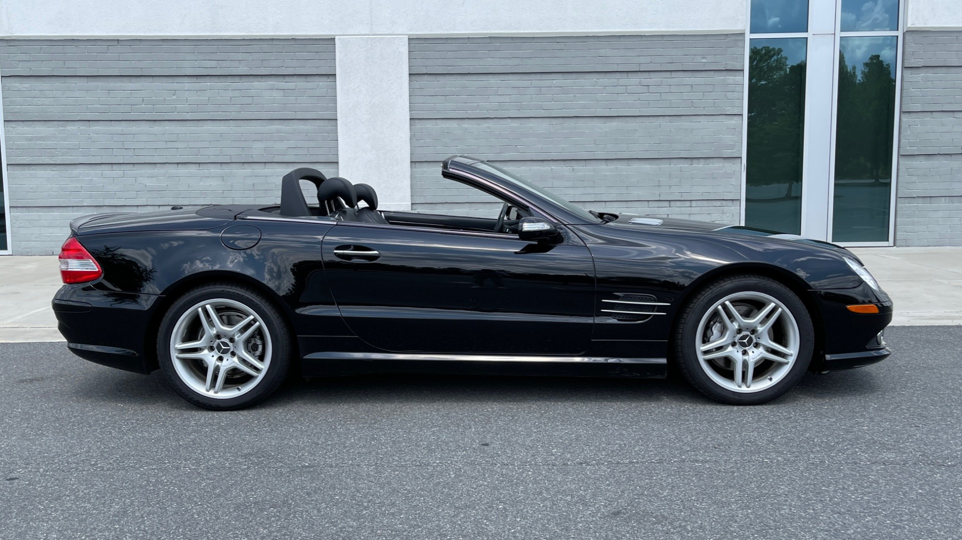 Used 2007 Mercedes-Benz SL-Class 5.5L V8 for sale Sold at Formula Imports in Charlotte NC 28227 10