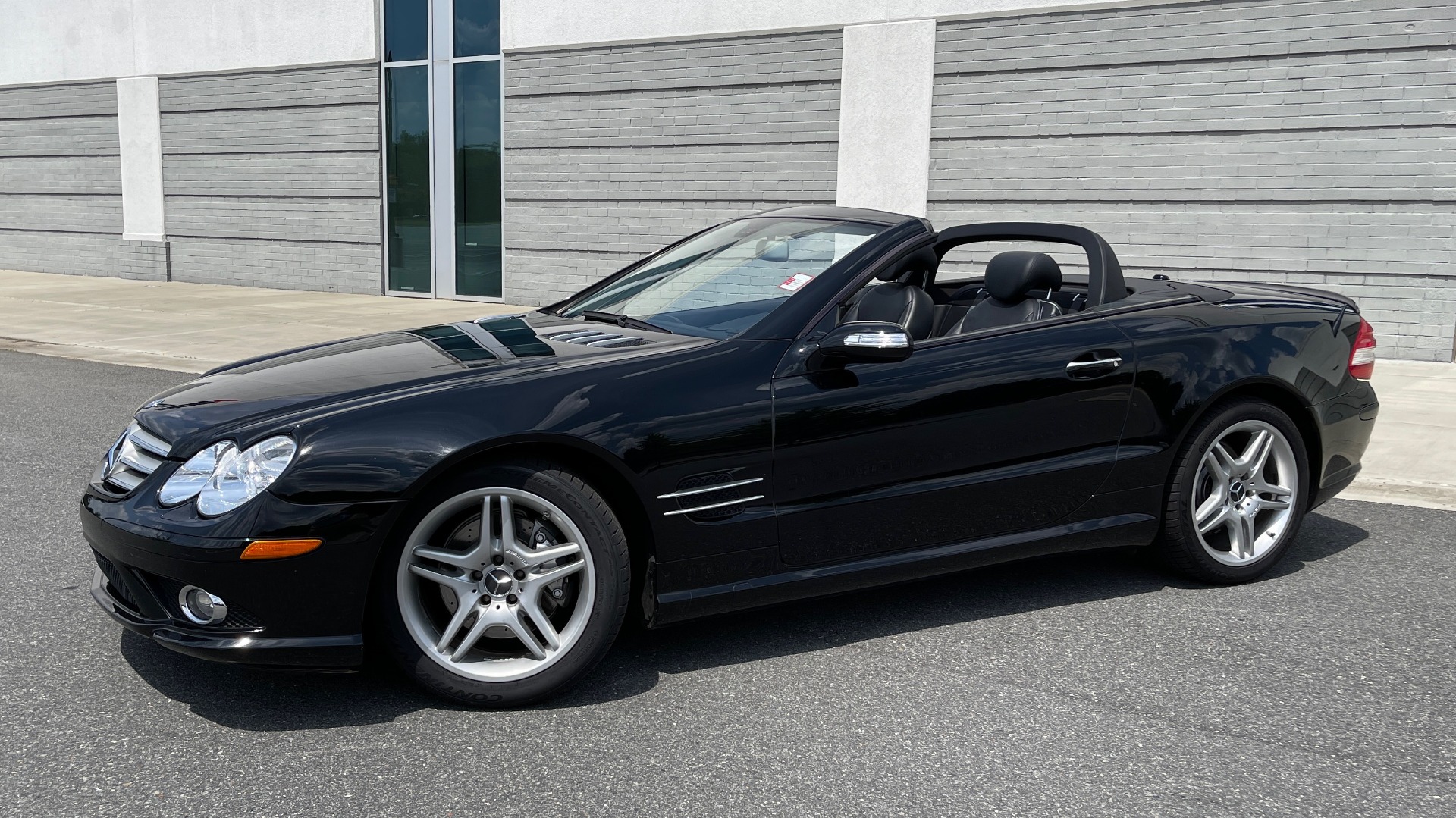 Used 2007 Mercedes-Benz SL-Class 5.5L V8 for sale Sold at Formula Imports in Charlotte NC 28227 2