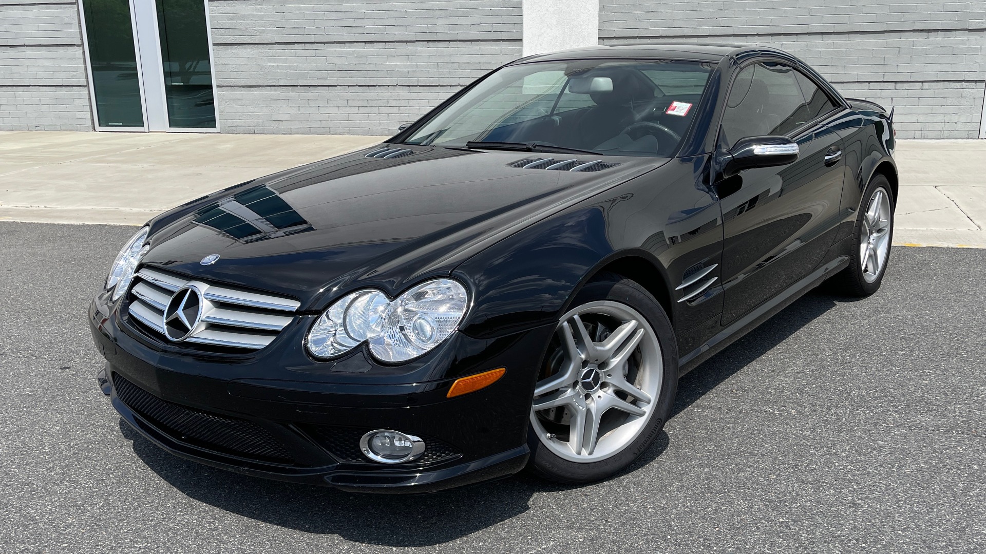 Used 2007 Mercedes-Benz SL-Class 5.5L V8 for sale Sold at Formula Imports in Charlotte NC 28227 3