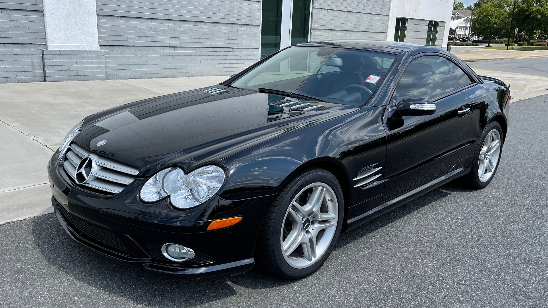 Used 2007 Mercedes-Benz SL-Class 5.5L V8 for sale Sold at Formula Imports in Charlotte NC 28227 5