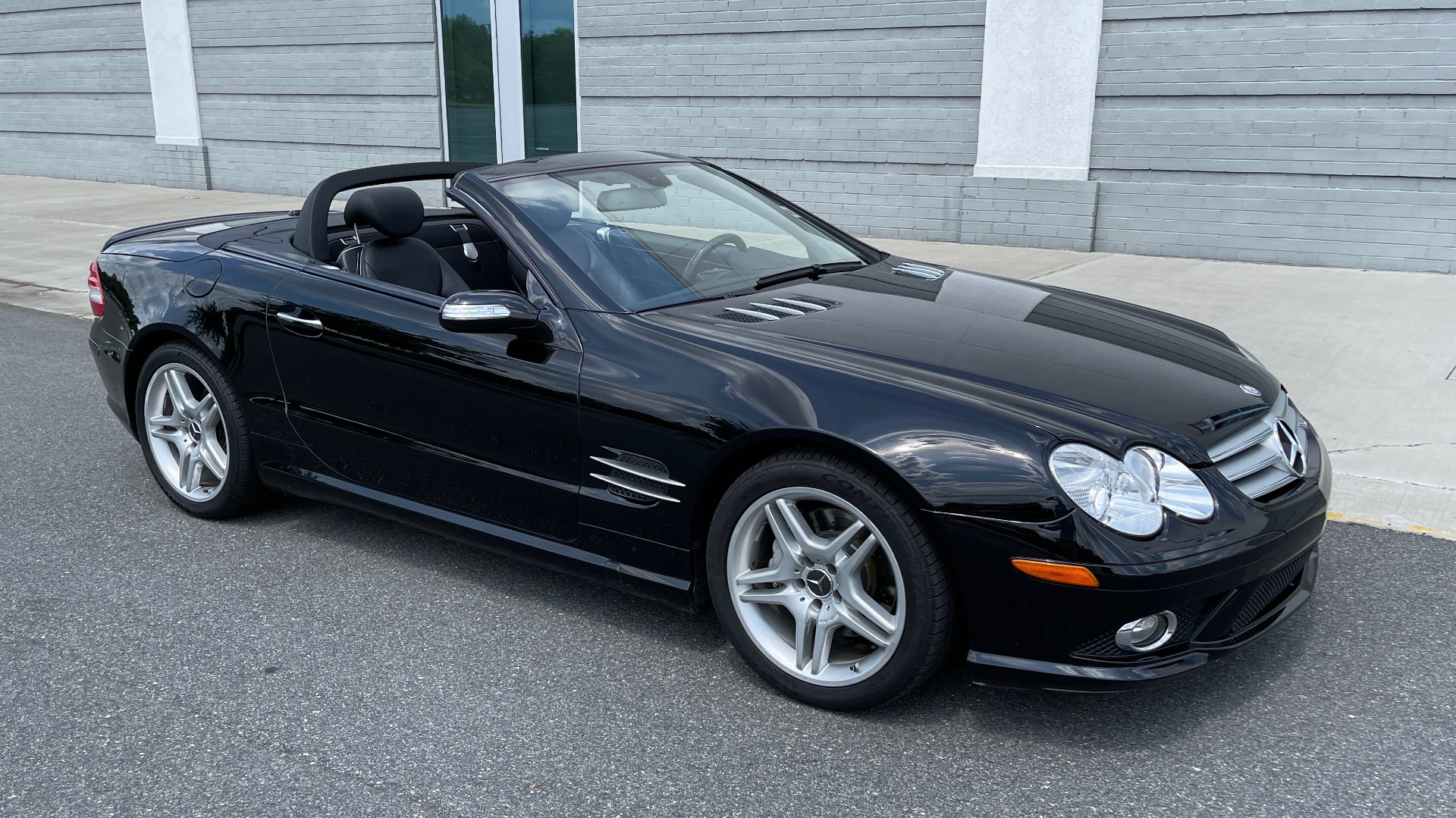 Used 2007 Mercedes-Benz SL-Class 5.5L V8 for sale Sold at Formula Imports in Charlotte NC 28227 9