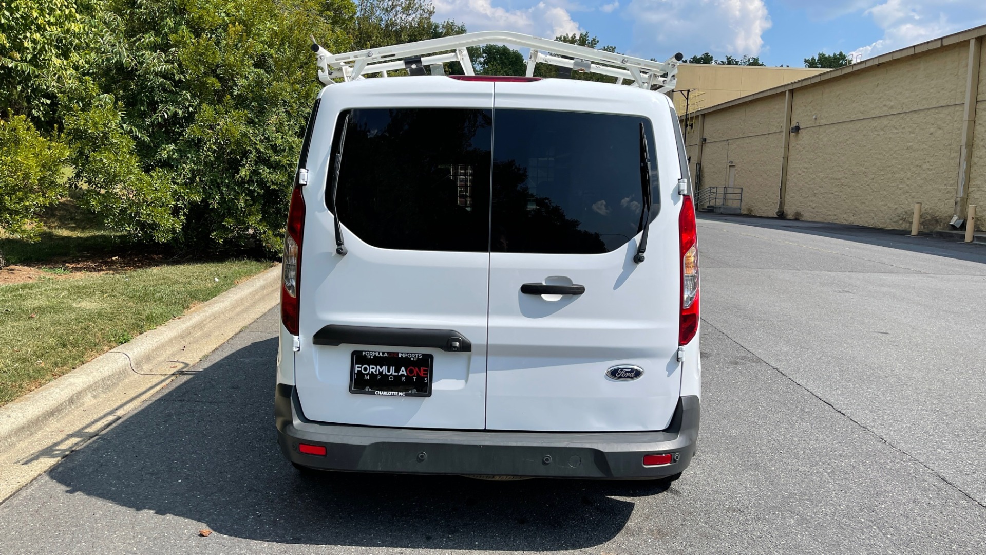 Used 2015 Ford TRANSIT CONNECT XLT CARGO VAN LWB / 2.5L 4-CYL / 6-SPD AUTO / ROOF RACK for sale Sold at Formula Imports in Charlotte NC 28227 15