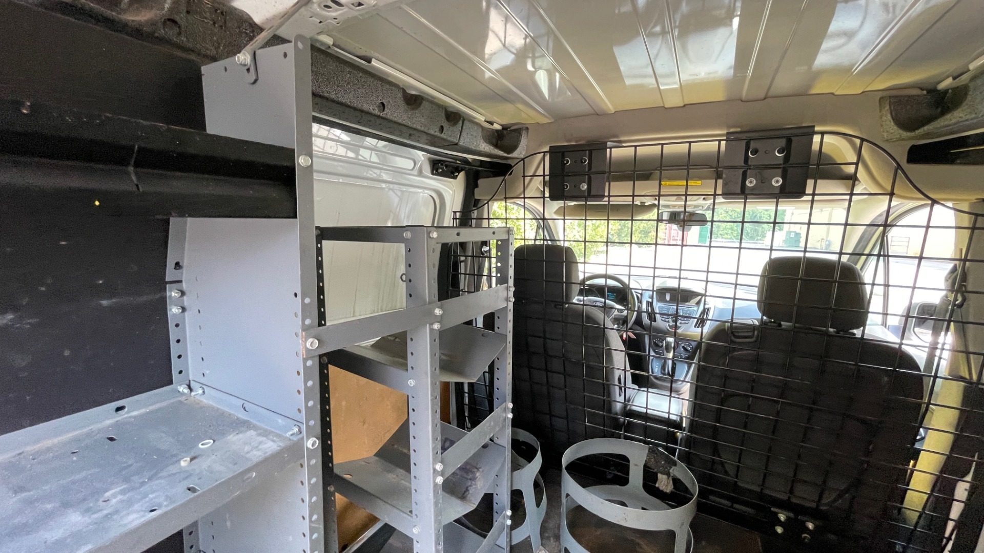 Used 2015 Ford TRANSIT CONNECT XLT CARGO VAN LWB / 2.5L 4-CYL / 6-SPD AUTO / ROOF RACK for sale Sold at Formula Imports in Charlotte NC 28227 27