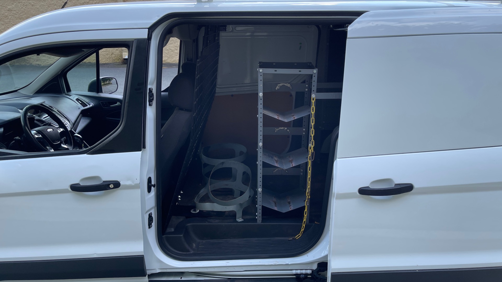 Used 2015 Ford TRANSIT CONNECT XLT CARGO VAN LWB / 2.5L 4-CYL / 6-SPD AUTO / ROOF RACK for sale Sold at Formula Imports in Charlotte NC 28227 29