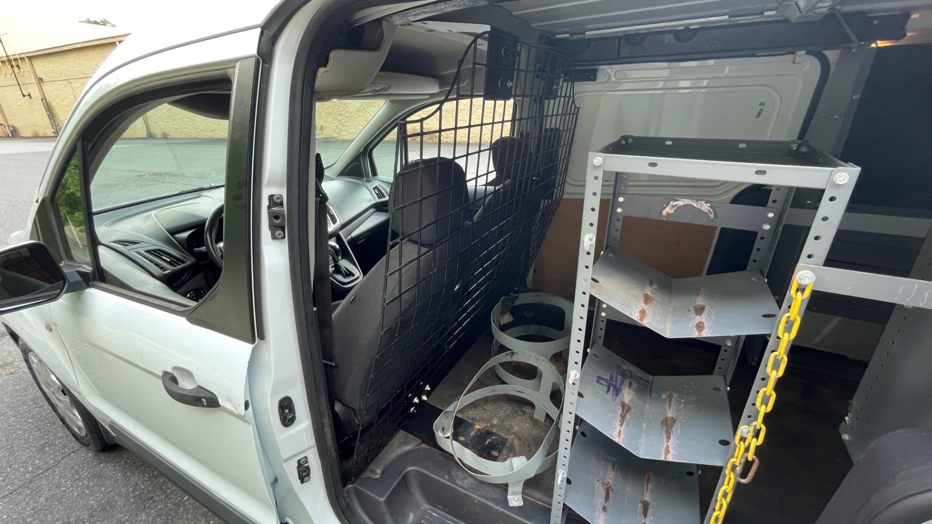 Used 2015 Ford TRANSIT CONNECT XLT CARGO VAN LWB / 2.5L 4-CYL / 6-SPD AUTO / ROOF RACK for sale Sold at Formula Imports in Charlotte NC 28227 30