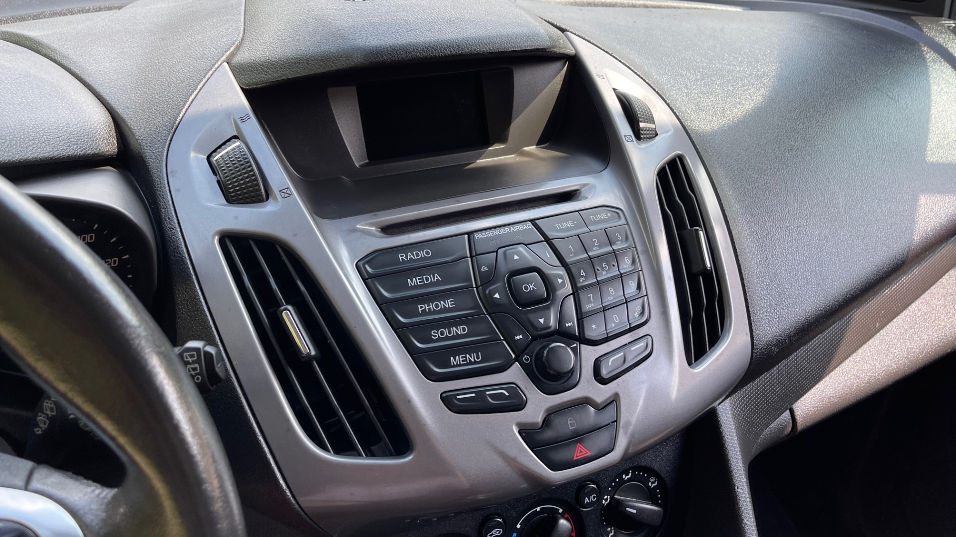 Used 2015 Ford TRANSIT CONNECT XLT CARGO VAN LWB / 2.5L 4-CYL / 6-SPD AUTO / ROOF RACK for sale Sold at Formula Imports in Charlotte NC 28227 43