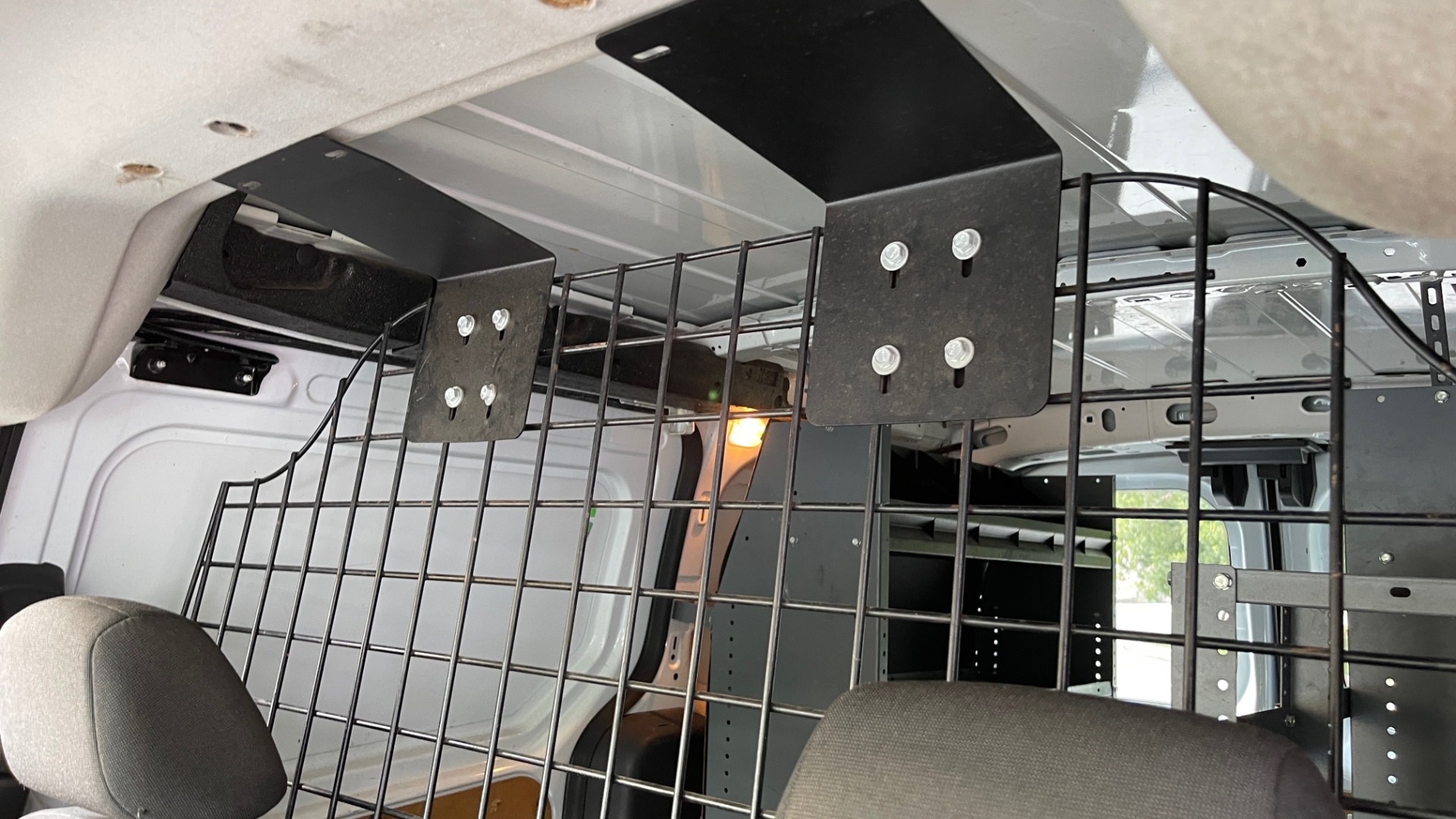 Used 2015 Ford TRANSIT CONNECT XLT CARGO VAN LWB / 2.5L 4-CYL / 6-SPD AUTO / ROOF RACK for sale Sold at Formula Imports in Charlotte NC 28227 50