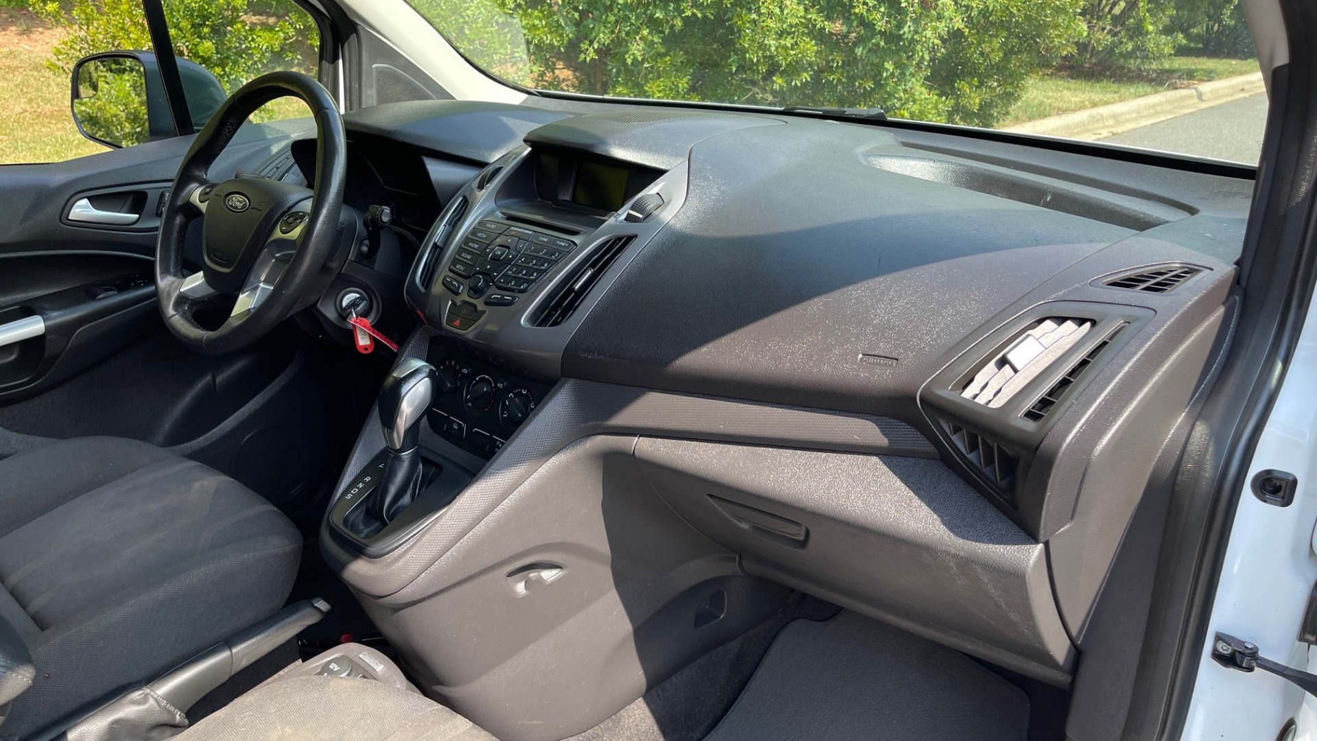 Used 2015 Ford TRANSIT CONNECT XLT CARGO VAN LWB / 2.5L 4-CYL / 6-SPD AUTO / ROOF RACK for sale Sold at Formula Imports in Charlotte NC 28227 56