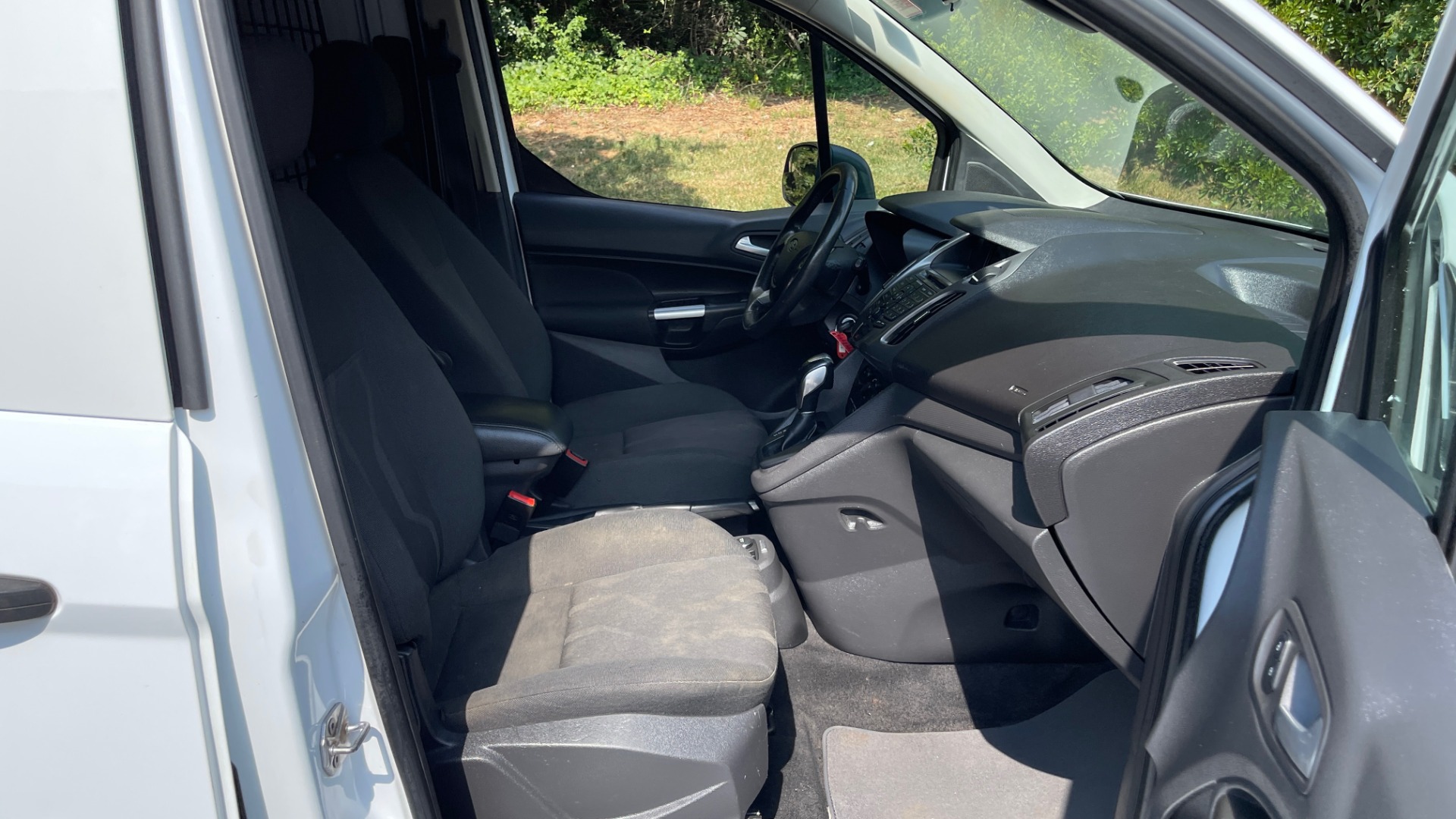 Used 2015 Ford TRANSIT CONNECT XLT CARGO VAN LWB / 2.5L 4-CYL / 6-SPD AUTO / ROOF RACK for sale Sold at Formula Imports in Charlotte NC 28227 57