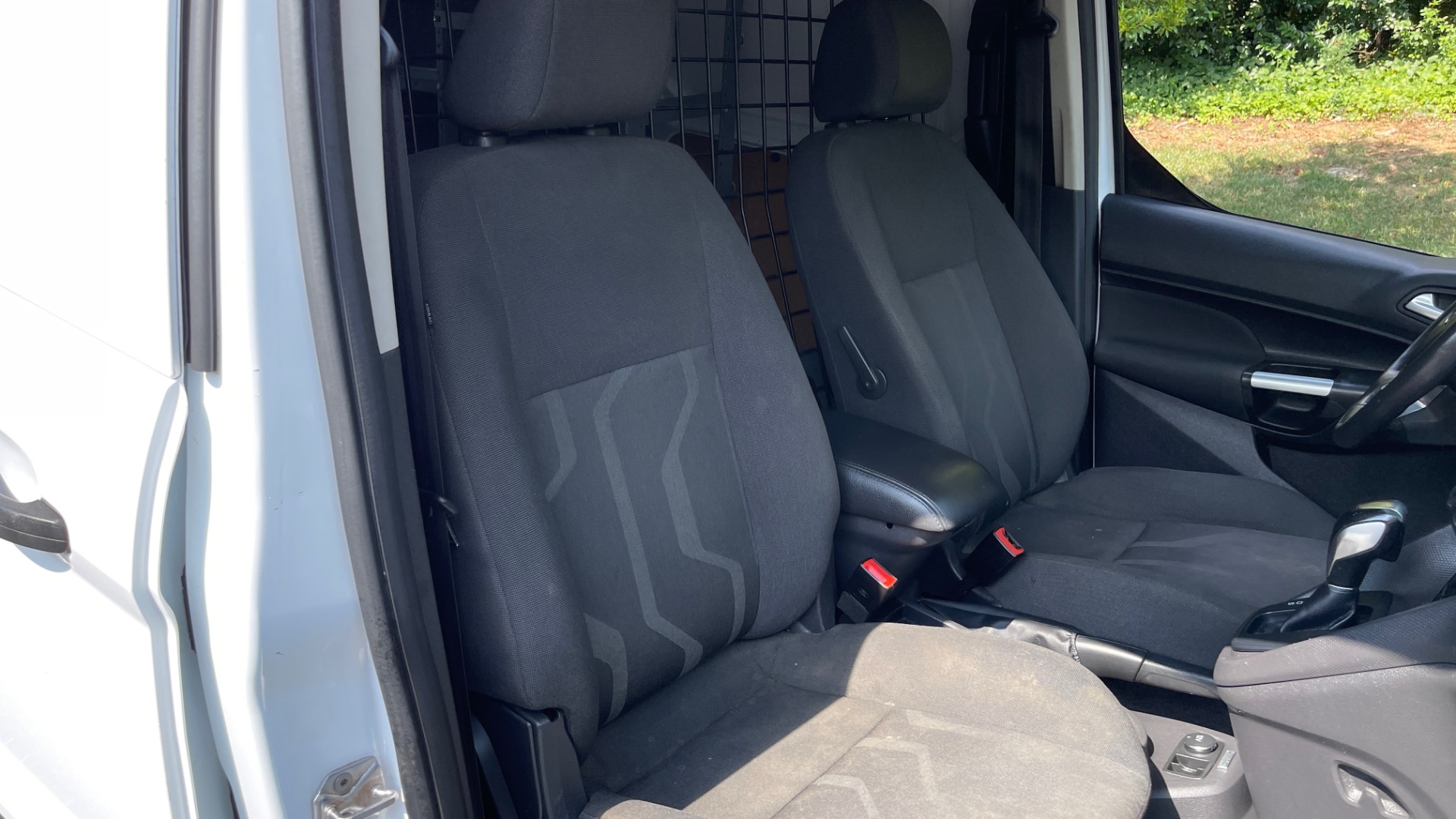 Used 2015 Ford TRANSIT CONNECT XLT CARGO VAN LWB / 2.5L 4-CYL / 6-SPD AUTO / ROOF RACK for sale Sold at Formula Imports in Charlotte NC 28227 58