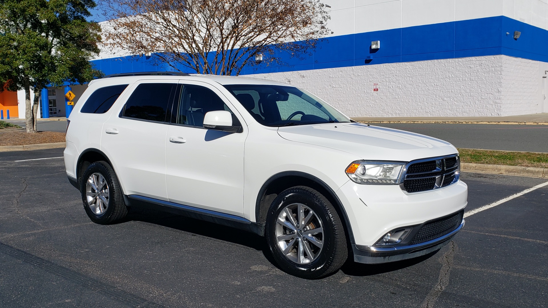 Used 2015 Dodge DURANGO LIMITED AWD / 3.6L V6 / 8-SPD AUTO / 3-ROW / REARVIEW for sale Sold at Formula Imports in Charlotte NC 28227 11