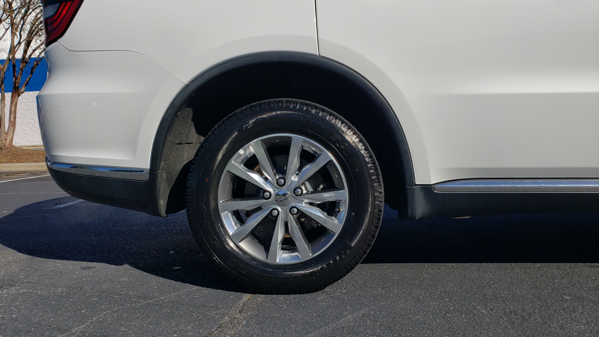 Used 2015 Dodge DURANGO LIMITED AWD / 3.6L V6 / 8-SPD AUTO / 3-ROW / REARVIEW for sale Sold at Formula Imports in Charlotte NC 28227 12