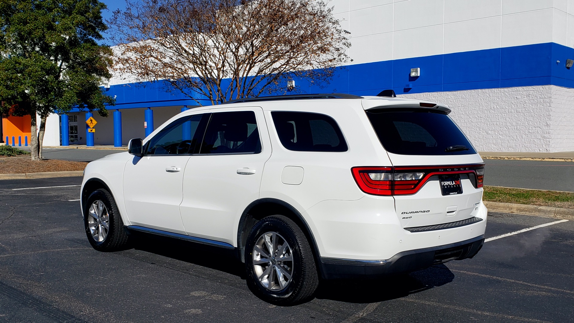 Used 2015 Dodge DURANGO LIMITED AWD / 3.6L V6 / 8-SPD AUTO / 3-ROW / REARVIEW for sale Sold at Formula Imports in Charlotte NC 28227 3
