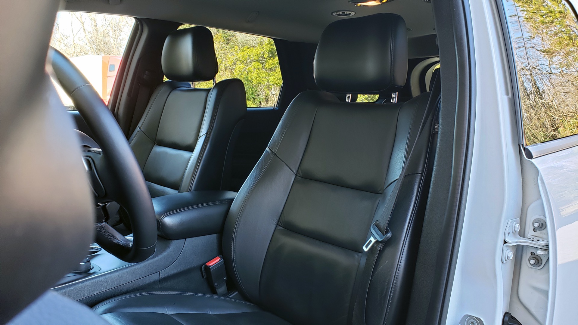 Used 2015 Dodge DURANGO LIMITED AWD / 3.6L V6 / 8-SPD AUTO / 3-ROW / REARVIEW for sale Sold at Formula Imports in Charlotte NC 28227 47
