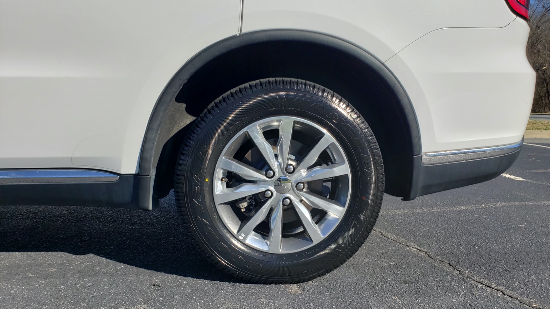 Used 2015 Dodge DURANGO LIMITED AWD / 3.6L V6 / 8-SPD AUTO / 3-ROW / REARVIEW for sale Sold at Formula Imports in Charlotte NC 28227 6