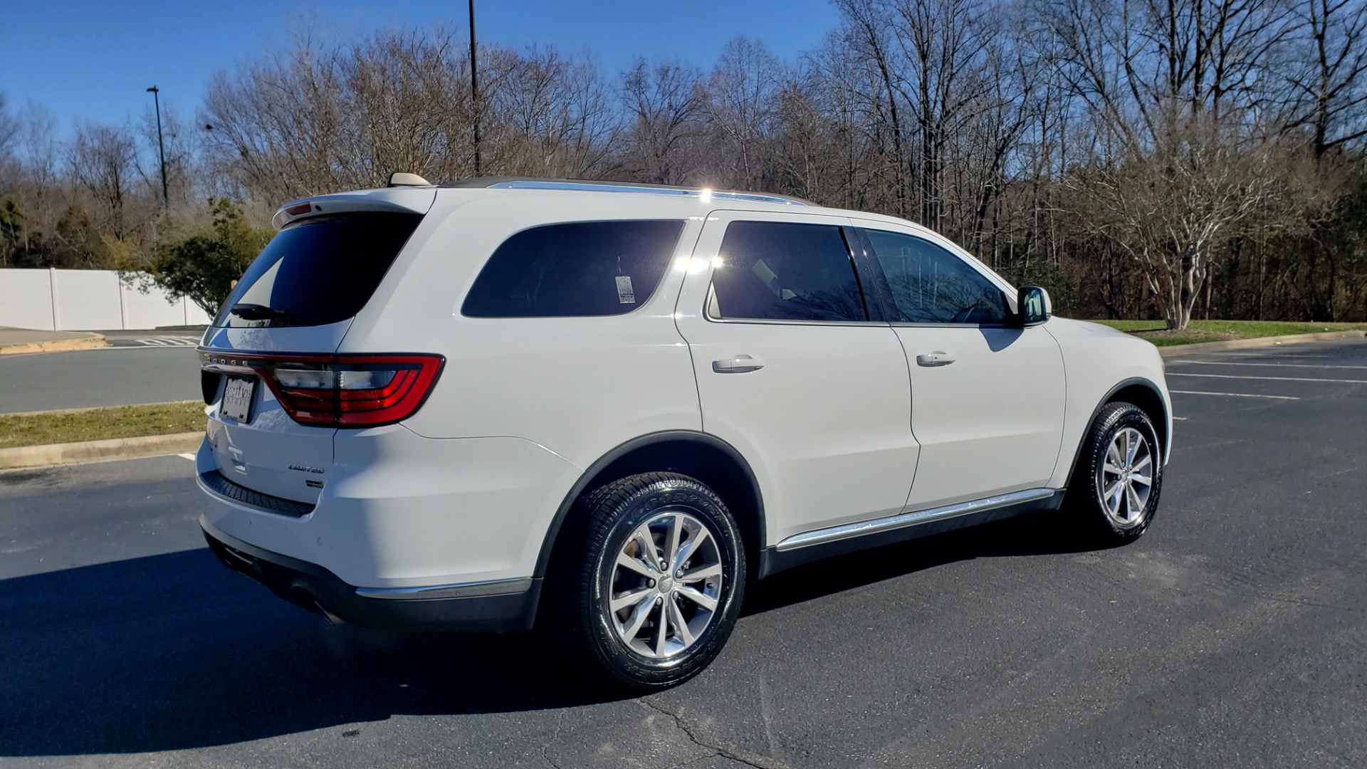 Used 2015 Dodge DURANGO LIMITED AWD / 3.6L V6 / 8-SPD AUTO / 3-ROW / REARVIEW for sale Sold at Formula Imports in Charlotte NC 28227 9