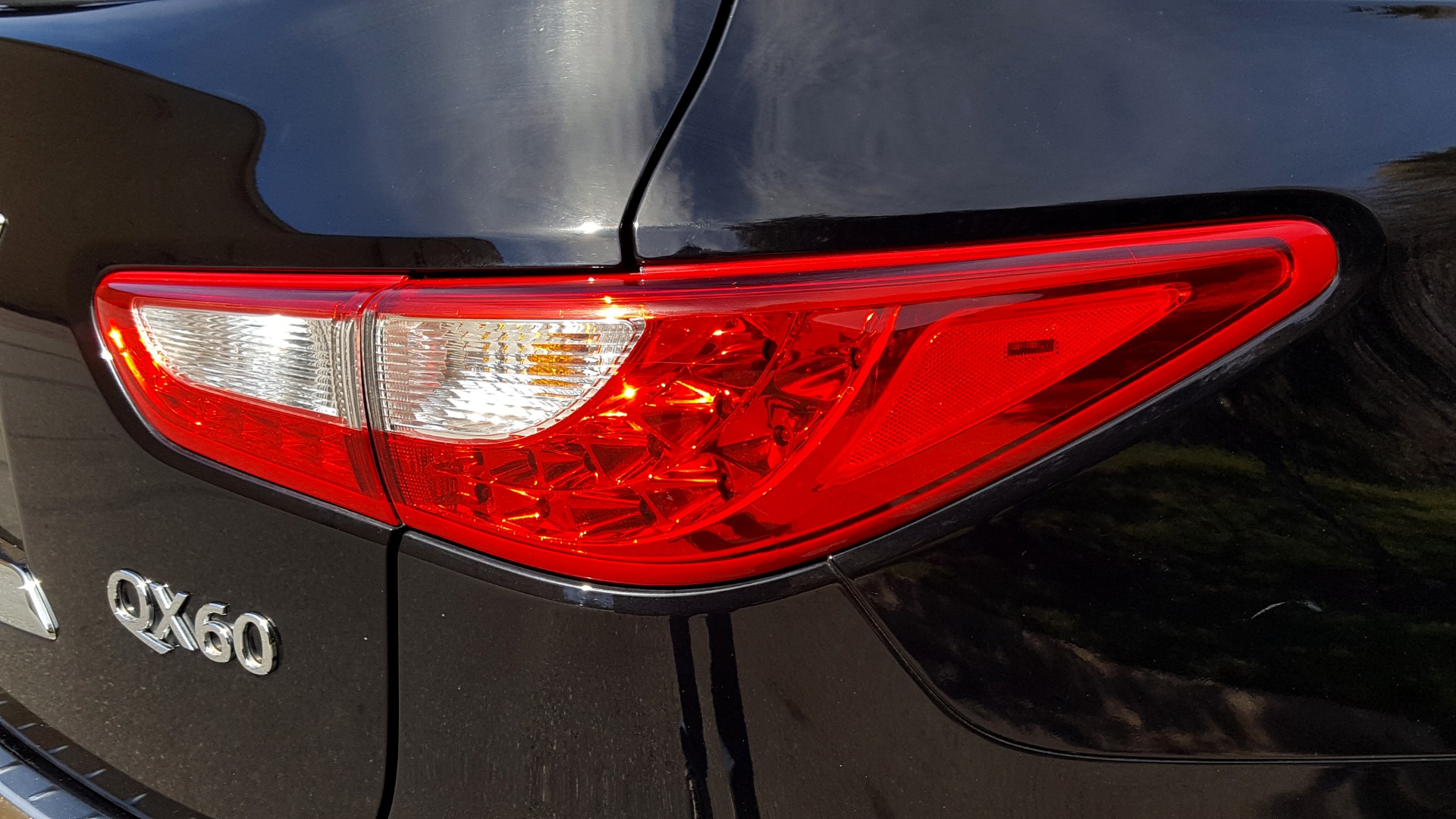 Used 2015 INFINITI QX60 AWD / PREMIUM PLUS PKG / NAV / SUNROOF / BOSE / 3-ROW / DVD for sale Sold at Formula Imports in Charlotte NC 28227 33