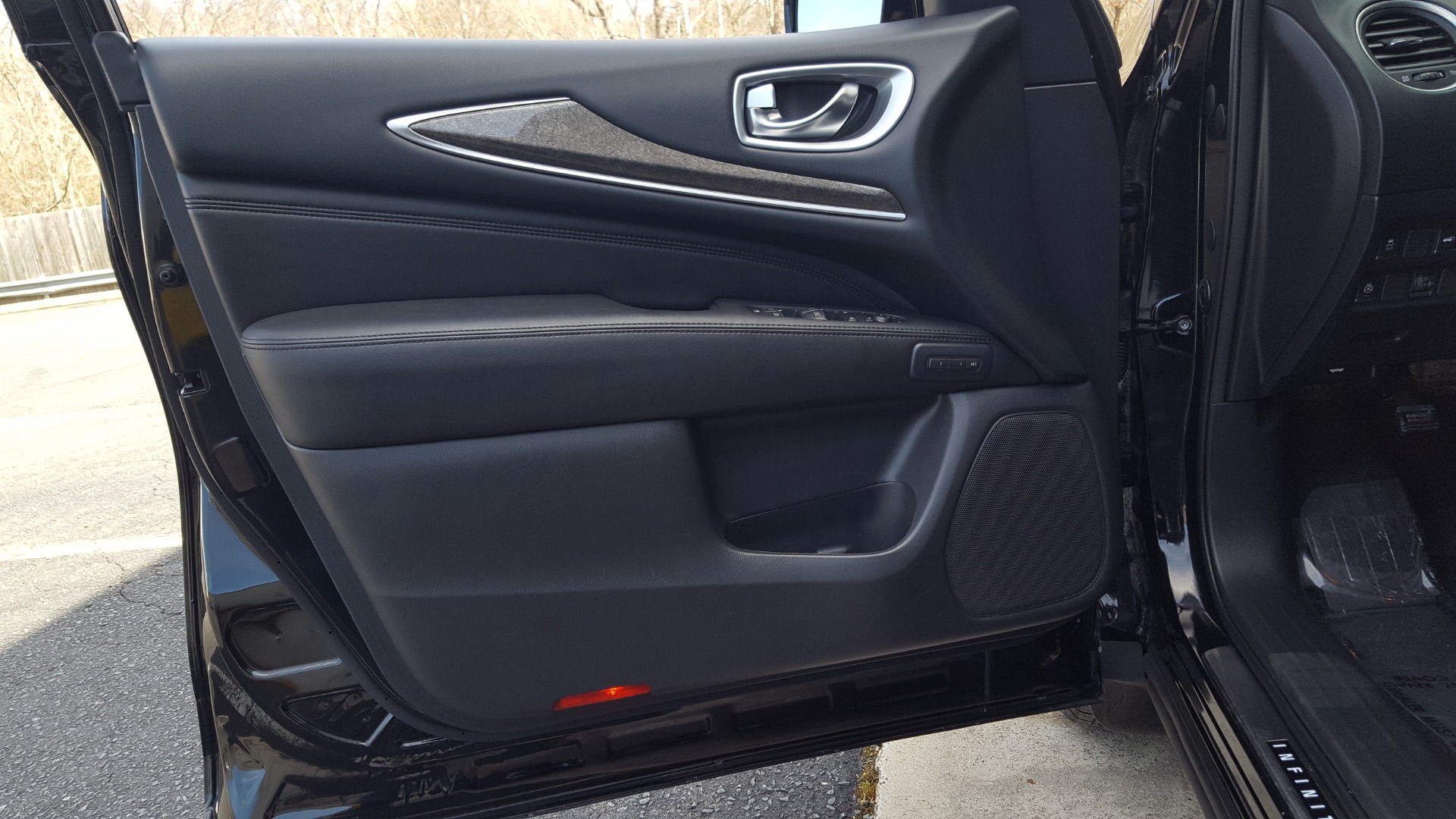 Used 2015 INFINITI QX60 AWD / PREMIUM PLUS PKG / NAV / SUNROOF / BOSE / 3-ROW / DVD for sale Sold at Formula Imports in Charlotte NC 28227 37
