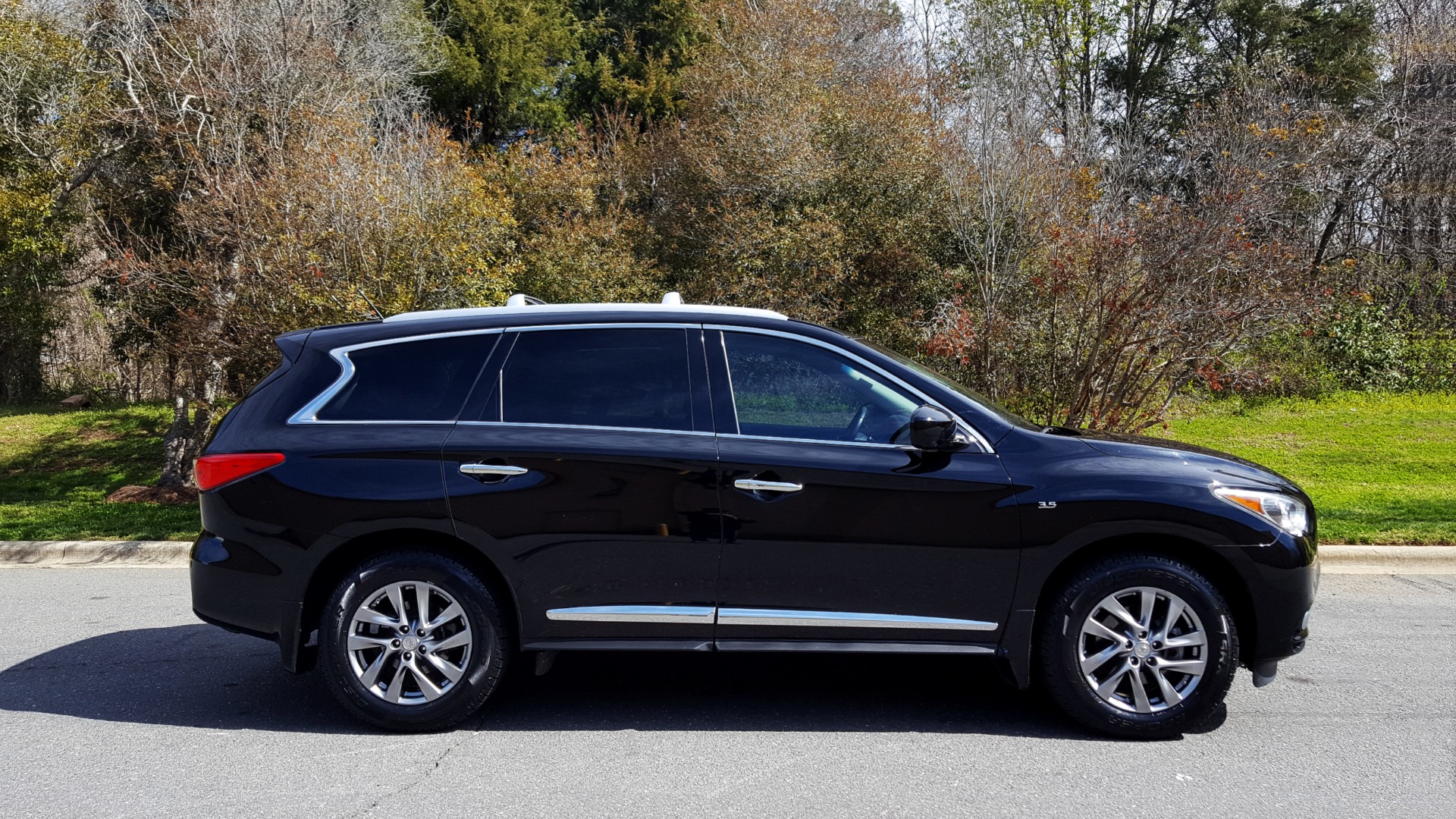 Used 2015 INFINITI QX60 AWD / PREMIUM PLUS PKG / NAV / SUNROOF / BOSE / 3-ROW / DVD for sale Sold at Formula Imports in Charlotte NC 28227 6