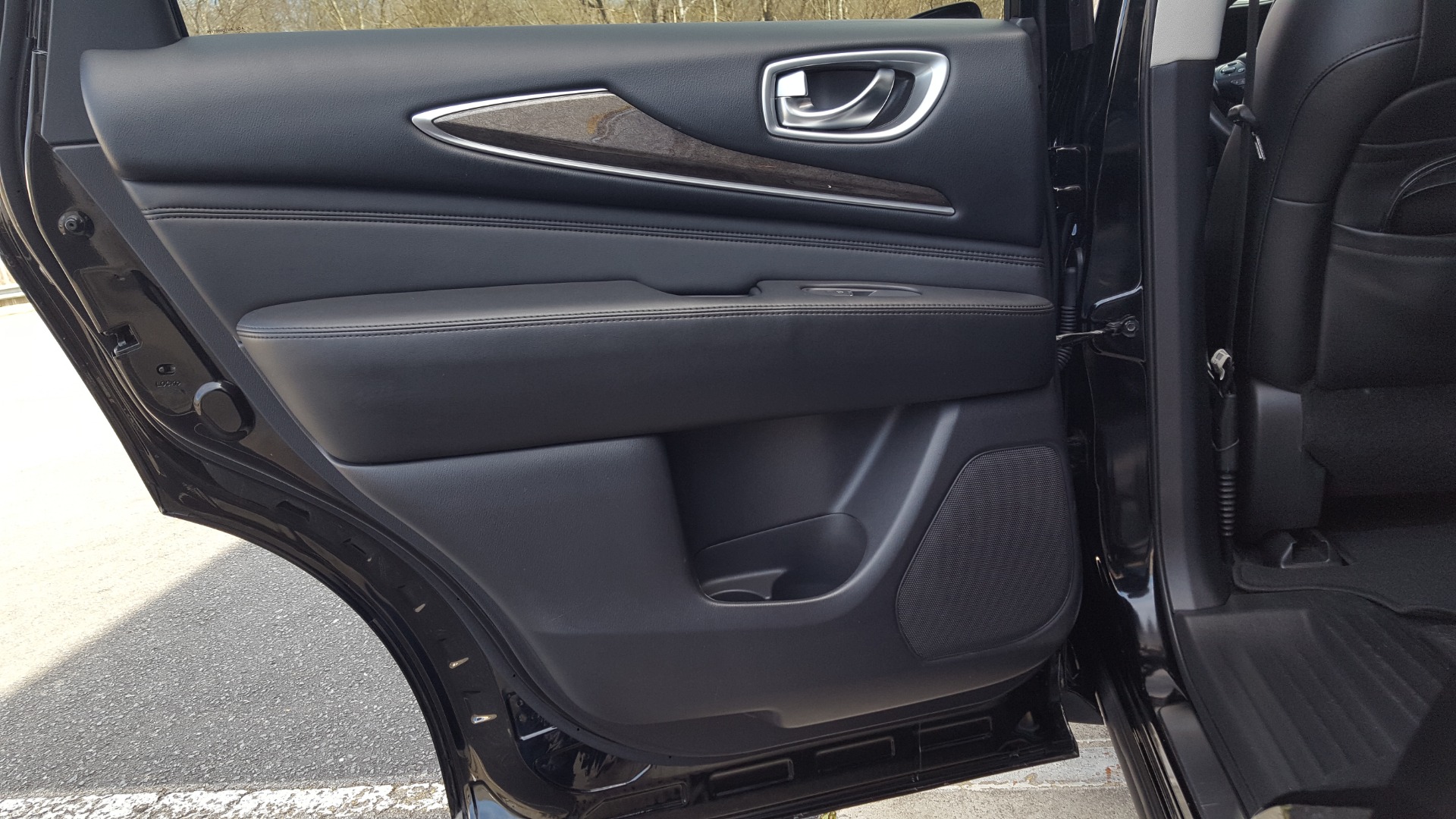 Used 2015 INFINITI QX60 AWD / PREMIUM PLUS PKG / NAV / SUNROOF / BOSE / 3-ROW / DVD for sale Sold at Formula Imports in Charlotte NC 28227 60