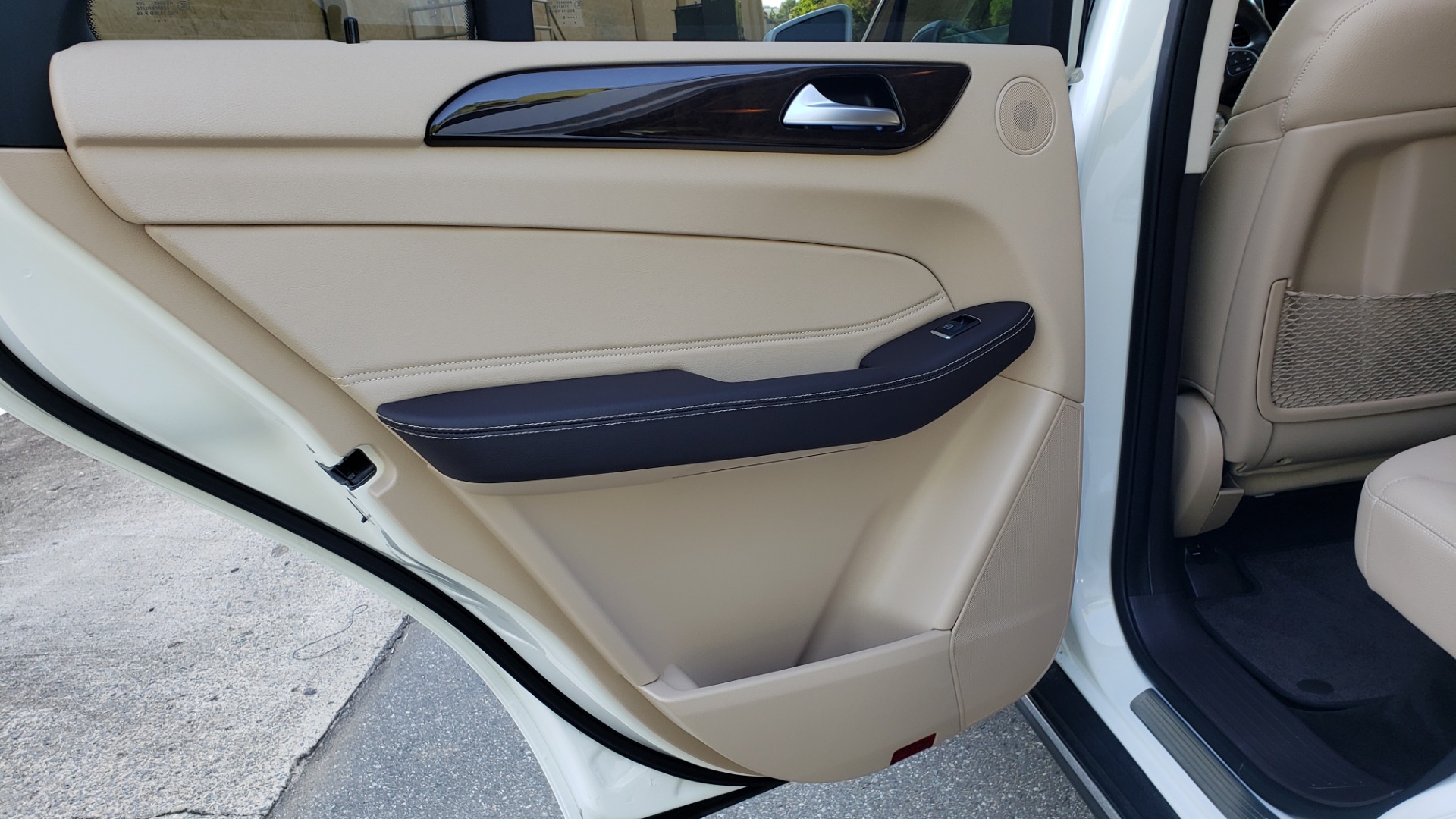 Used 2018 Mercedes-Benz GLE 350 4MATIC PREMIUM / NAV / SUNROOF / H/K SND / REARVIEW for sale Sold at Formula Imports in Charlotte NC 28227 56