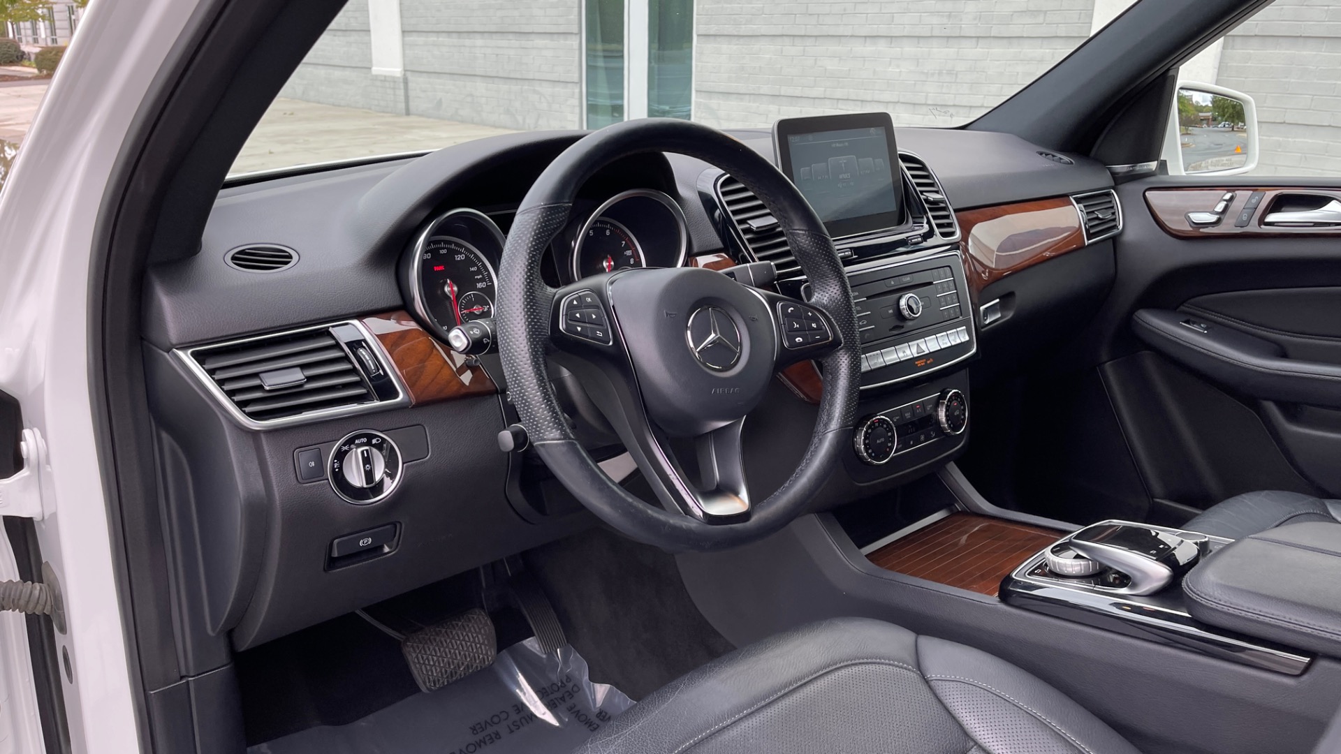 Used 2018 Mercedes-Benz GLE GLE 350 / PREMIUM 2 PACKAGE / PARKING ASSIST / HARMAN KARDON / PANO ROOF for sale Sold at Formula Imports in Charlotte NC 28227 11