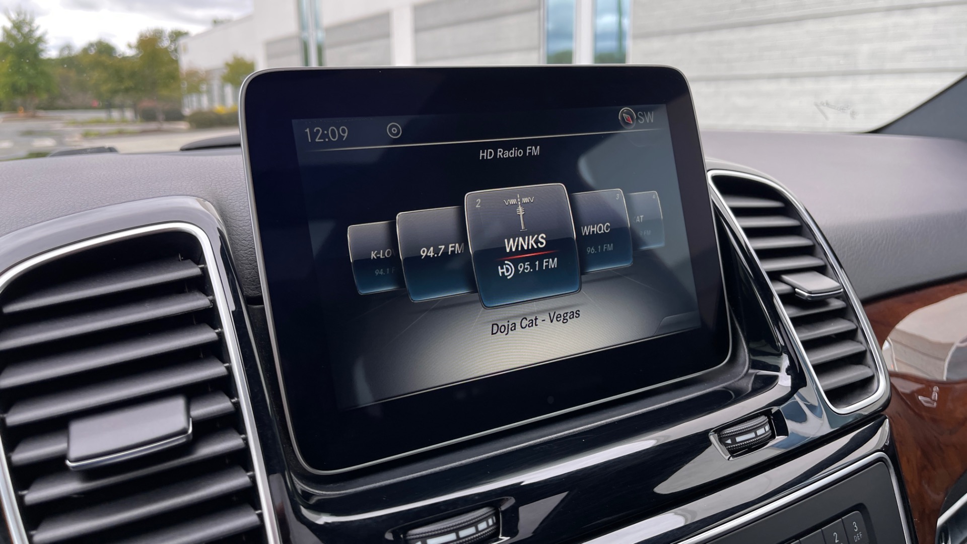 Used 2018 Mercedes-Benz GLE GLE 350 / PREMIUM 2 PACKAGE / PARKING ASSIST / HARMAN KARDON / PANO ROOF for sale Sold at Formula Imports in Charlotte NC 28227 15