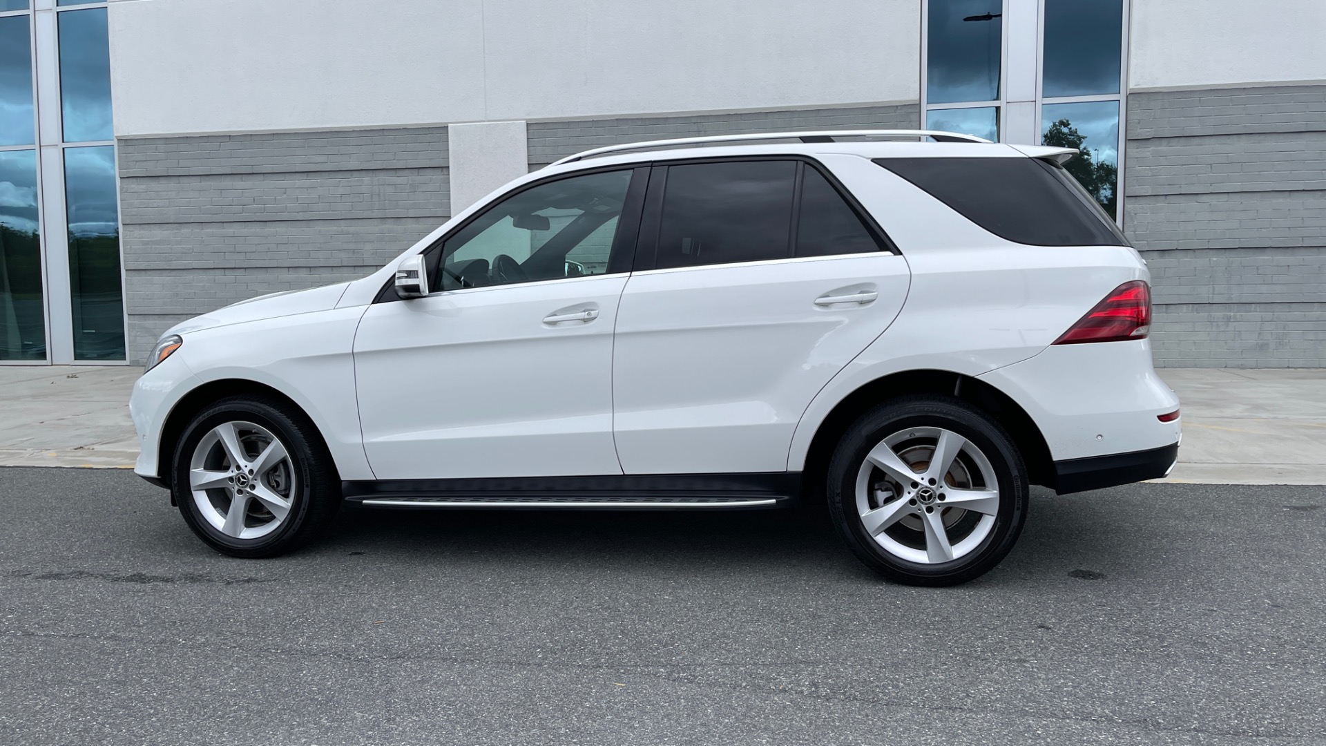 Used 2018 Mercedes-Benz GLE GLE 350 / PREMIUM 2 PACKAGE / PARKING ASSIST / HARMAN KARDON / PANO ROOF for sale Sold at Formula Imports in Charlotte NC 28227 3
