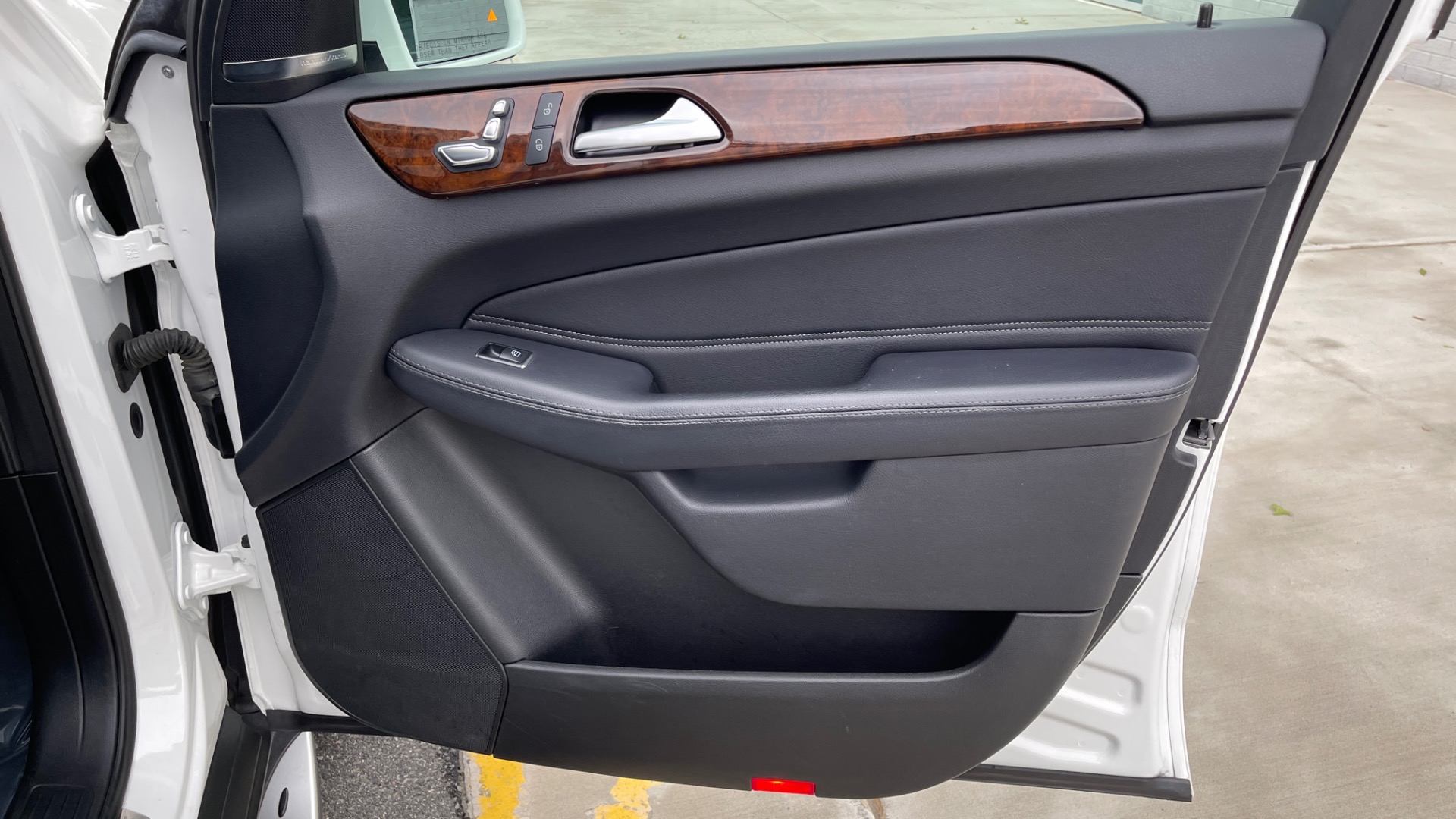 Used 2018 Mercedes-Benz GLE GLE 350 / PREMIUM 2 PACKAGE / PARKING ASSIST / HARMAN KARDON / PANO ROOF for sale Sold at Formula Imports in Charlotte NC 28227 32