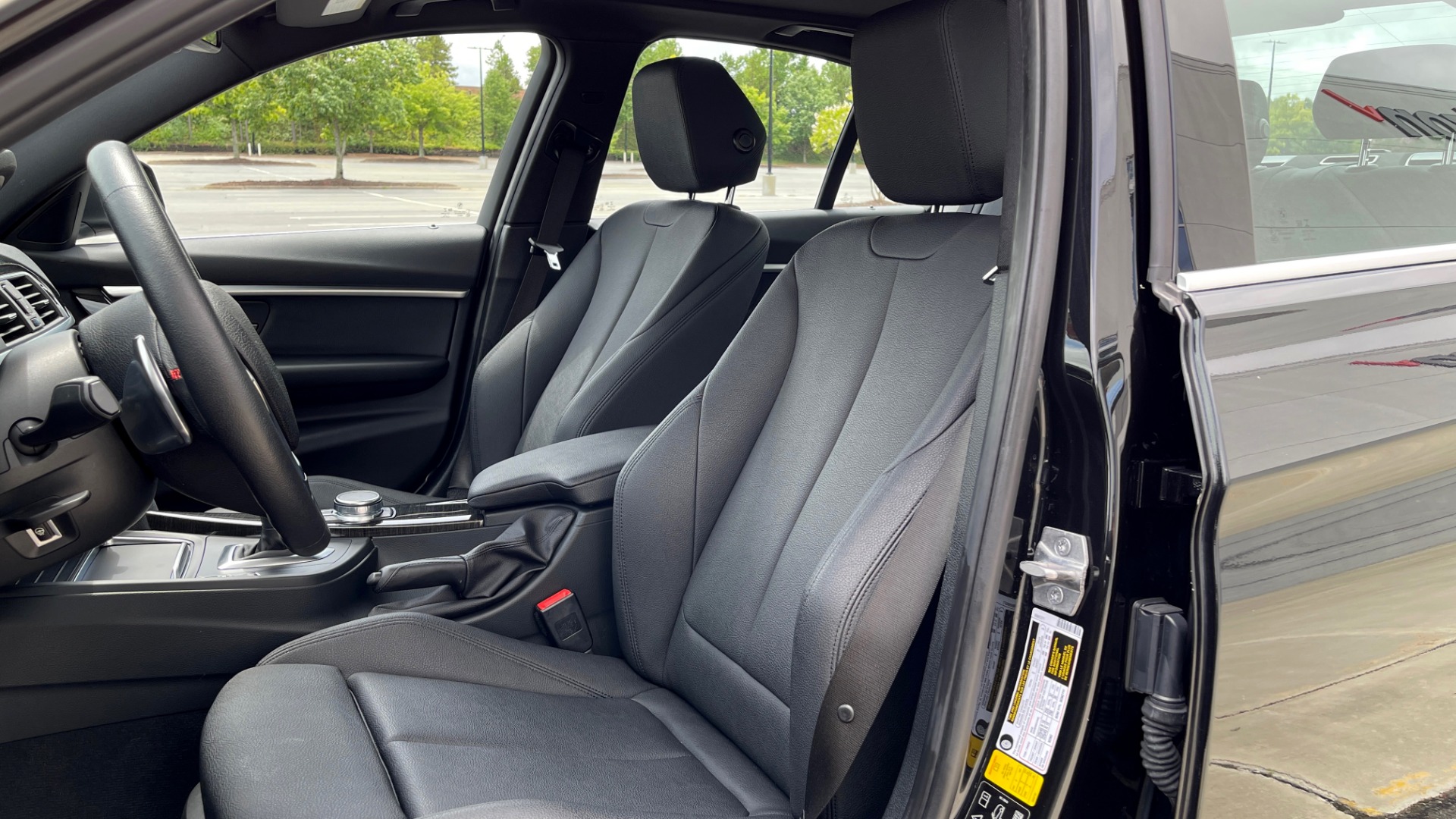 Used 2018 BMW 3 SERIES 330IXDRIVE / NAV / CONV PKG / ABSD / SUNROOF / REARVIEW for sale $29,599 at Formula Imports in Charlotte NC 28227 27