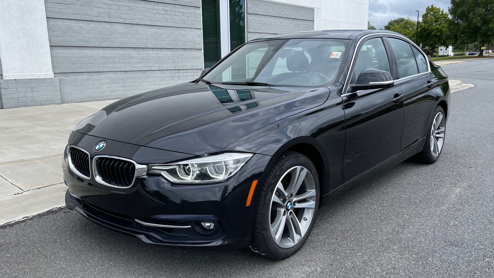 Used 2018 BMW 3 Series 330i xDrive for sale Sold at Formula Imports in Charlotte NC 28227 3