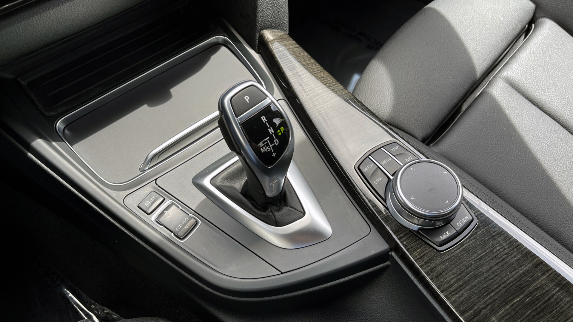 Used 2018 BMW 3 SERIES 330IXDRIVE / NAV / CONV PKG / ABSD / SUNROOF / REARVIEW for sale $29,599 at Formula Imports in Charlotte NC 28227 40