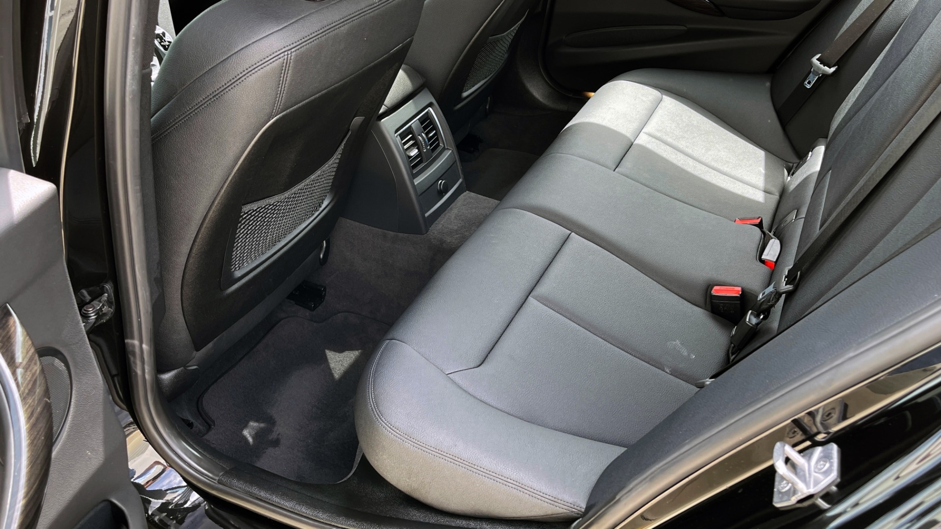 Used 2018 BMW 3 SERIES 330IXDRIVE / NAV / CONV PKG / ABSD / SUNROOF / REARVIEW for sale $29,599 at Formula Imports in Charlotte NC 28227 50