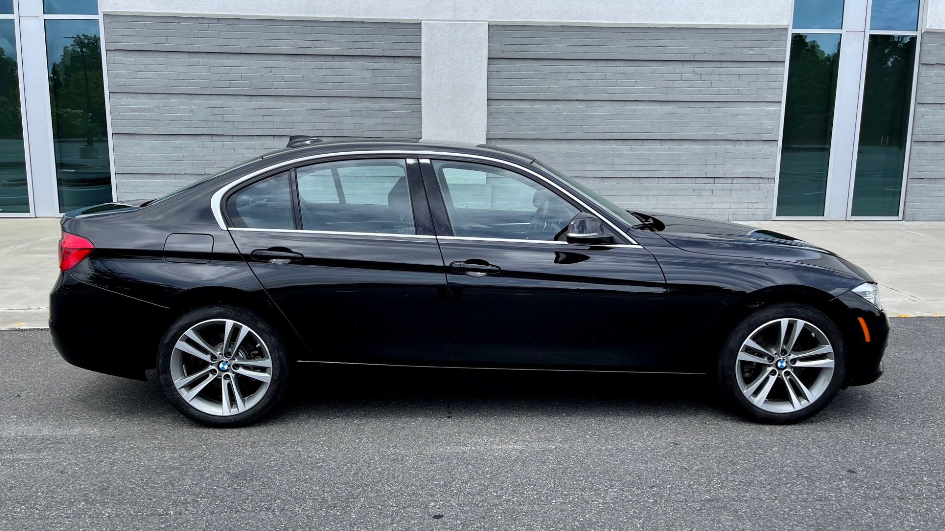 Used 2018 BMW 3 Series 330i xDrive for sale Sold at Formula Imports in Charlotte NC 28227 6