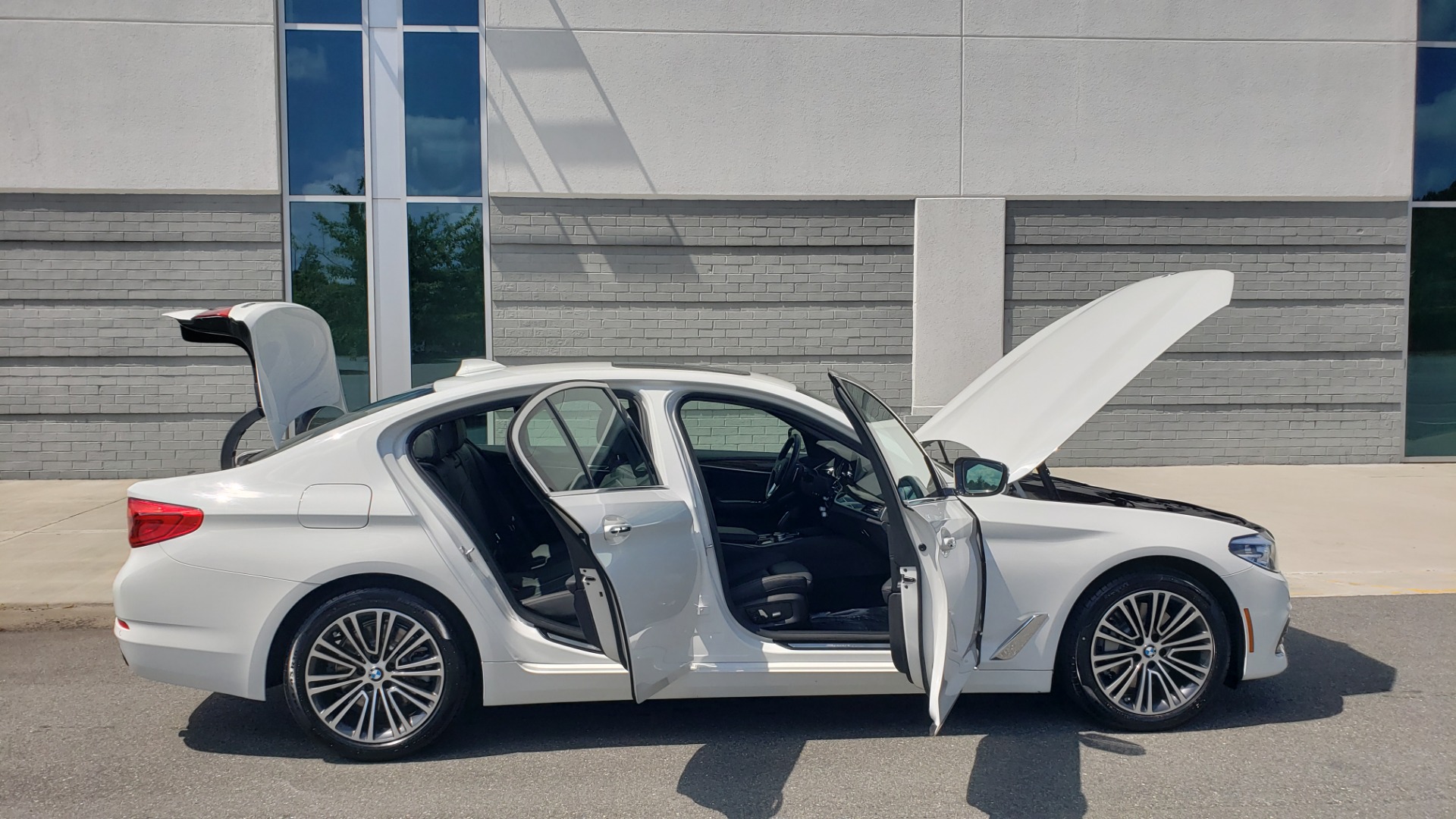 Used 2018 BMW 5 SERIES 530I XDRIVE PREMIUM / PARK ASST / NAV / SUNROOF / REARIEW for sale Sold at Formula Imports in Charlotte NC 28227 12