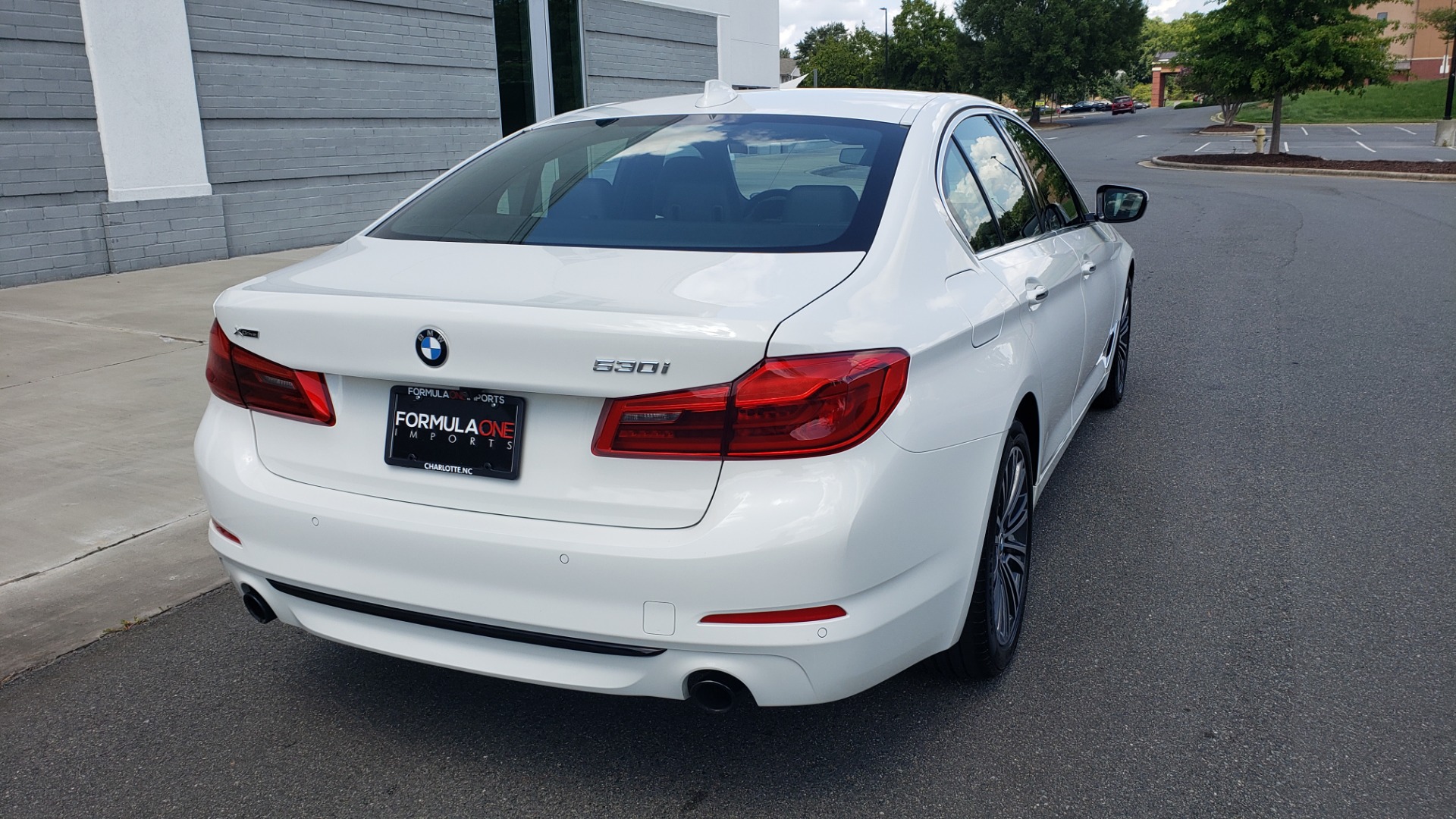 Used 2018 BMW 5 SERIES 530I XDRIVE PREMIUM / PARK ASST / NAV / SUNROOF / REARIEW for sale Sold at Formula Imports in Charlotte NC 28227 2