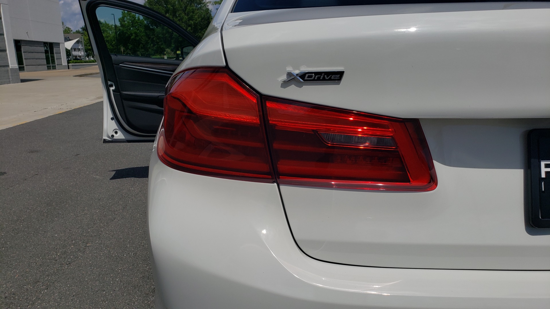 Used 2018 BMW 5 SERIES 530I XDRIVE PREMIUM / PARK ASST / NAV / SUNROOF / REARIEW for sale Sold at Formula Imports in Charlotte NC 28227 26