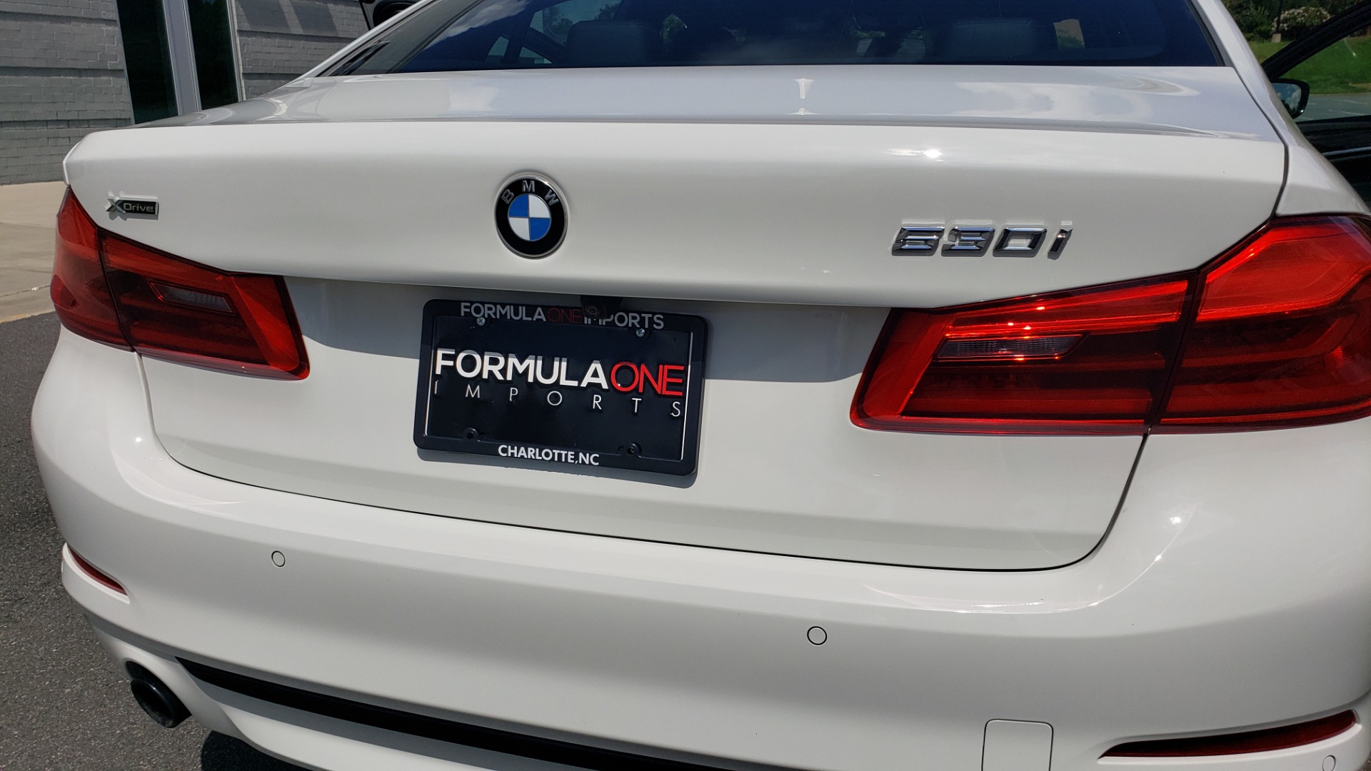 Used 2018 BMW 5 SERIES 530I XDRIVE PREMIUM / PARK ASST / NAV / SUNROOF / REARIEW for sale Sold at Formula Imports in Charlotte NC 28227 28