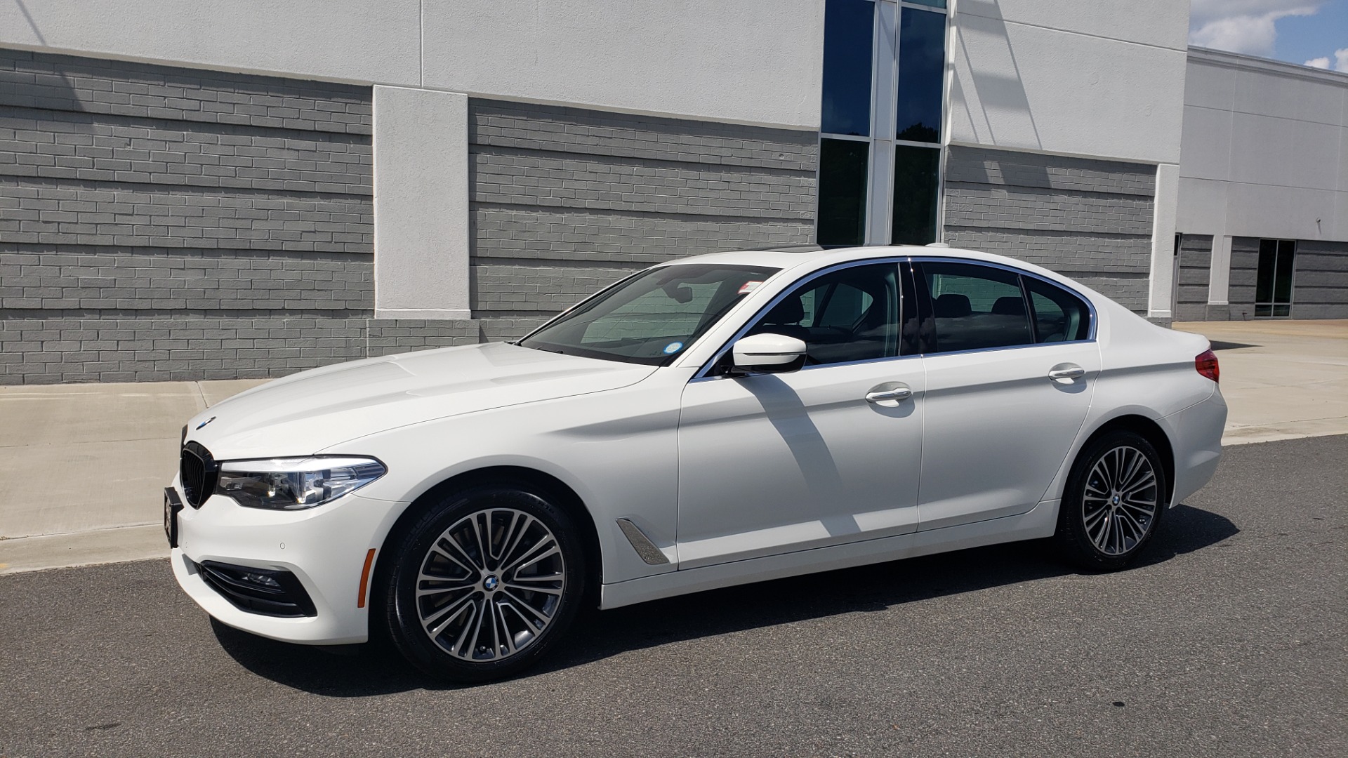 Used 2018 BMW 5 SERIES 530I XDRIVE PREMIUM / PARK ASST / NAV / SUNROOF / REARIEW for sale Sold at Formula Imports in Charlotte NC 28227 4