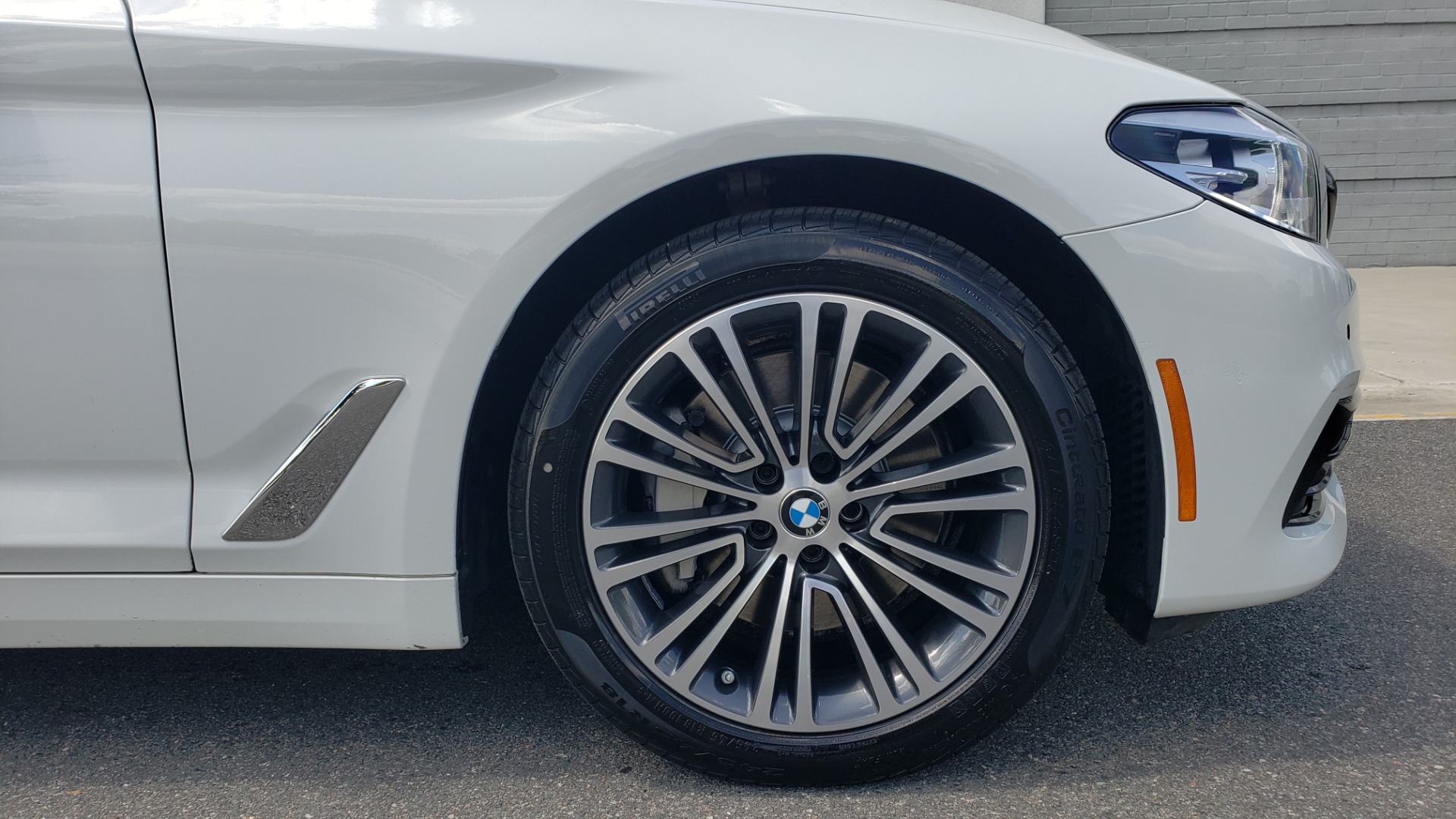 Used 2018 BMW 5 SERIES 530I XDRIVE PREMIUM / PARK ASST / NAV / SUNROOF / REARIEW for sale Sold at Formula Imports in Charlotte NC 28227 77