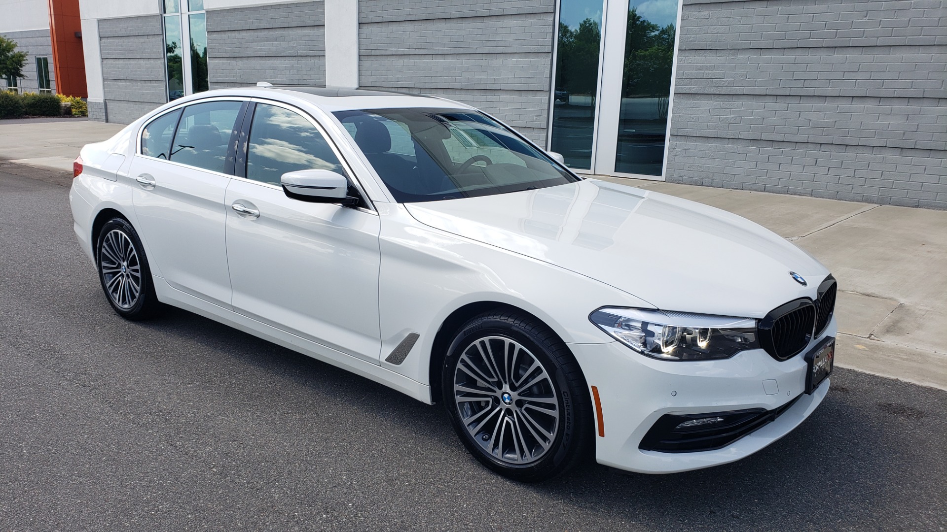 Used 2018 BMW 5 SERIES 530I XDRIVE PREMIUM / PARK ASST / NAV / SUNROOF / REARIEW for sale Sold at Formula Imports in Charlotte NC 28227 9
