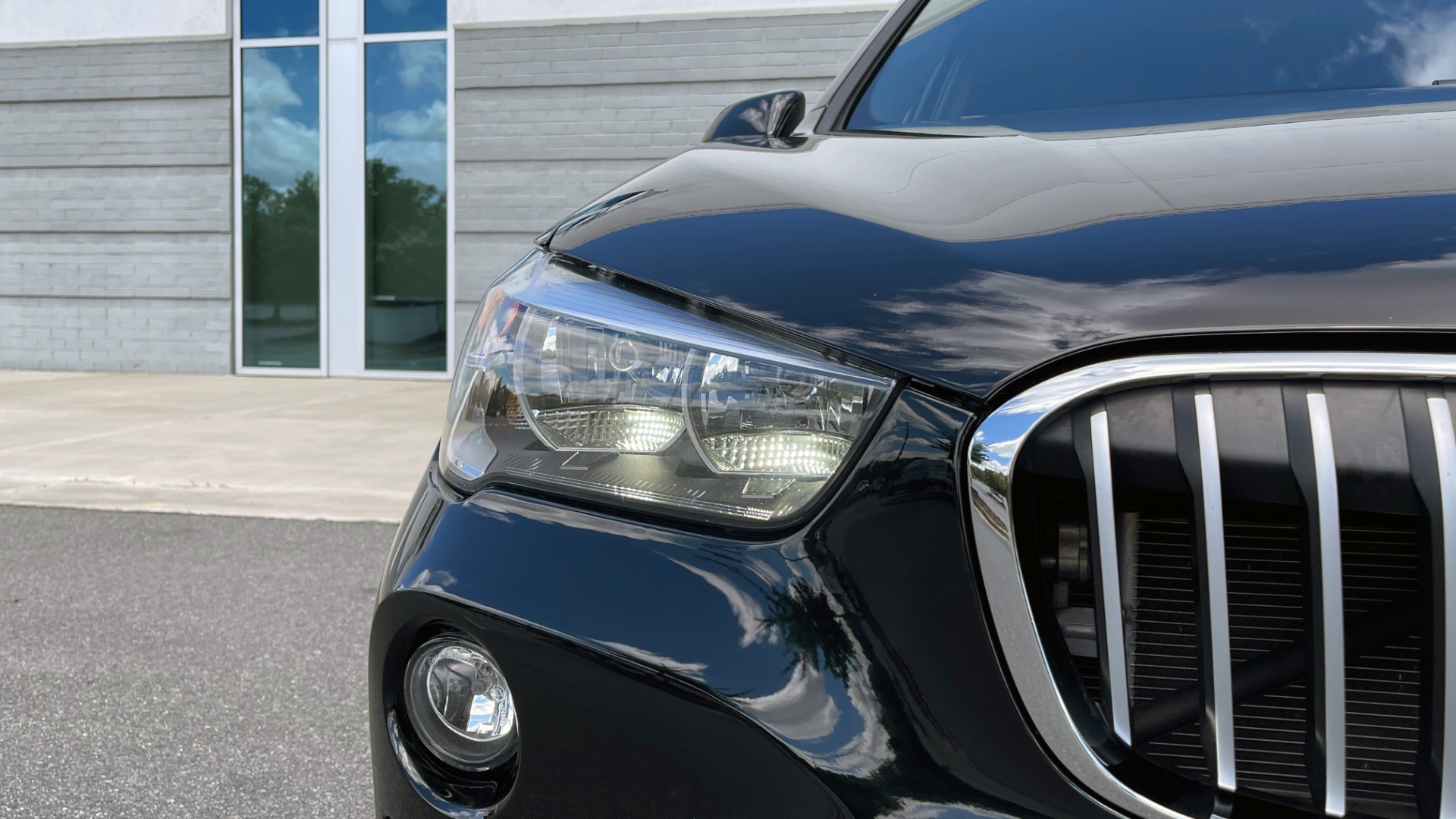 Used 2018 BMW X1 XDRIVE28I / 2.0L / AWD / 8-SPD AUTO / REARVIEW for sale Sold at Formula Imports in Charlotte NC 28227 11