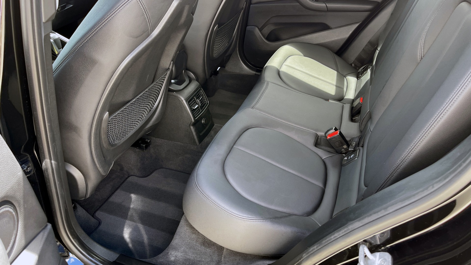 Used 2018 BMW X1 XDRIVE28I / 2.0L / AWD / 8-SPD AUTO / REARVIEW for sale Sold at Formula Imports in Charlotte NC 28227 47