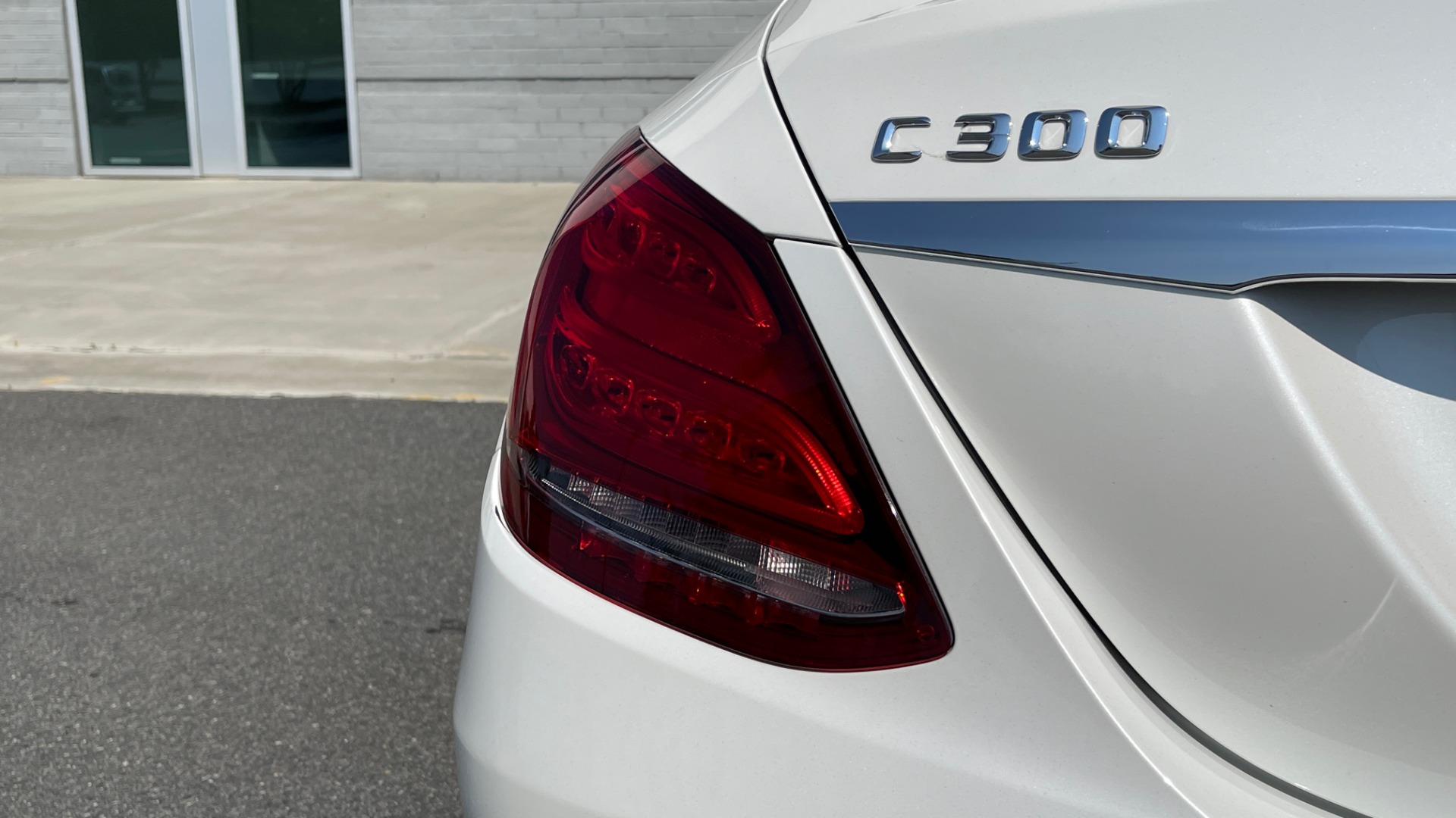 Used 2016 Mercedes-Benz C-CLASS C 300 4MATIC PREMIUM / BSA / MULTI MEDIA PKG / LIGHTING / REARVIEW for sale Sold at Formula Imports in Charlotte NC 28227 20