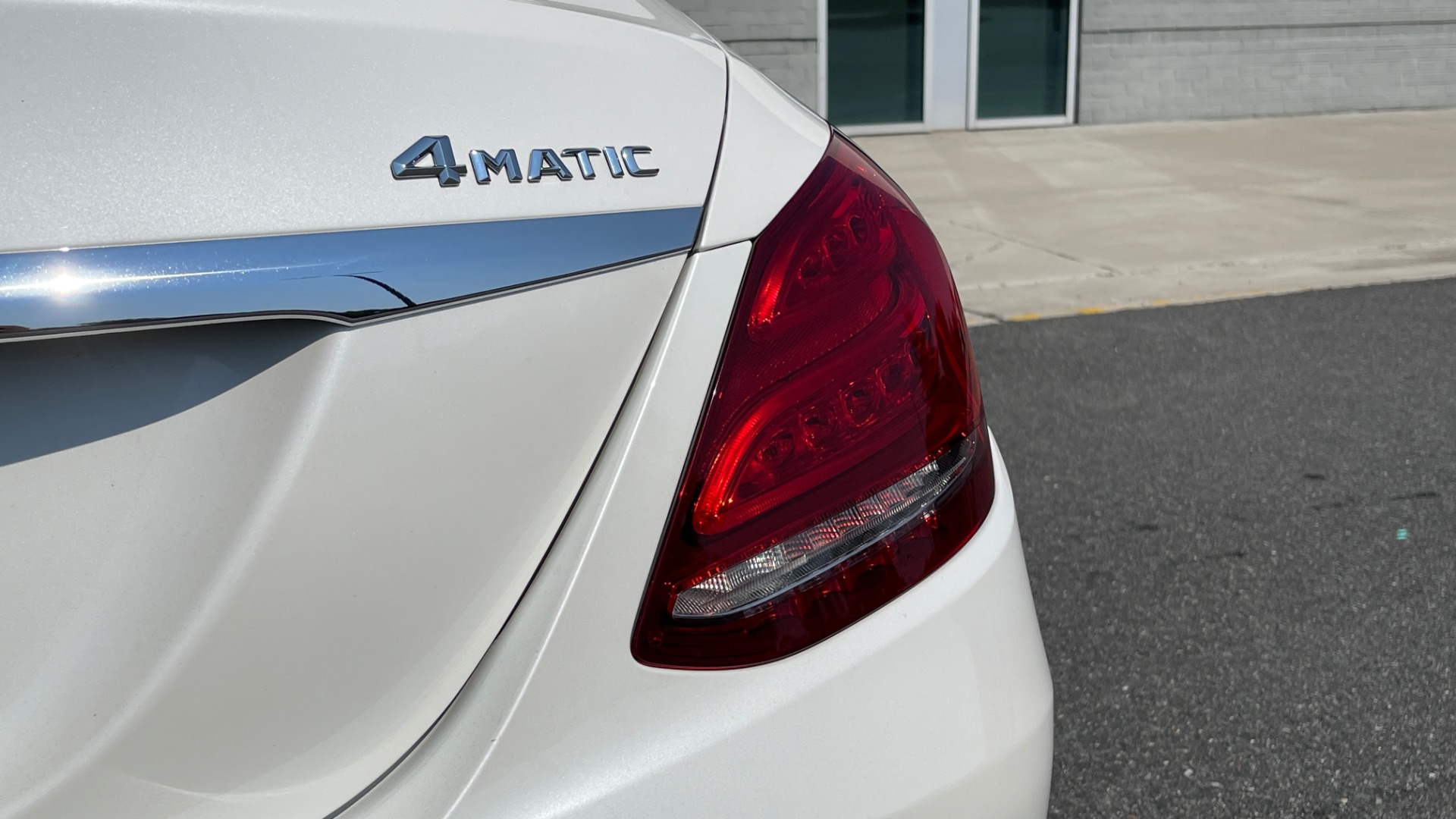 Used 2016 Mercedes-Benz C-CLASS C 300 4MATIC PREMIUM / BSA / MULTI MEDIA PKG / LIGHTING / REARVIEW for sale Sold at Formula Imports in Charlotte NC 28227 21