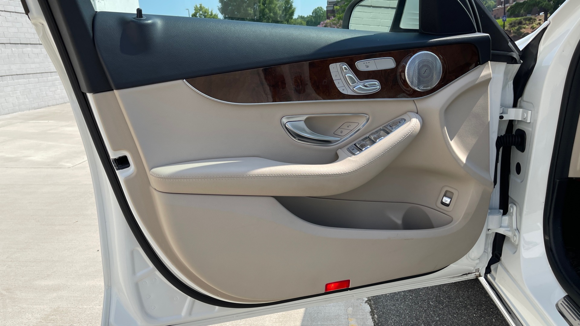 Used 2016 Mercedes-Benz C-CLASS C 300 4MATIC PREMIUM / BSA / MULTI MEDIA PKG / LIGHTING / REARVIEW for sale Sold at Formula Imports in Charlotte NC 28227 22