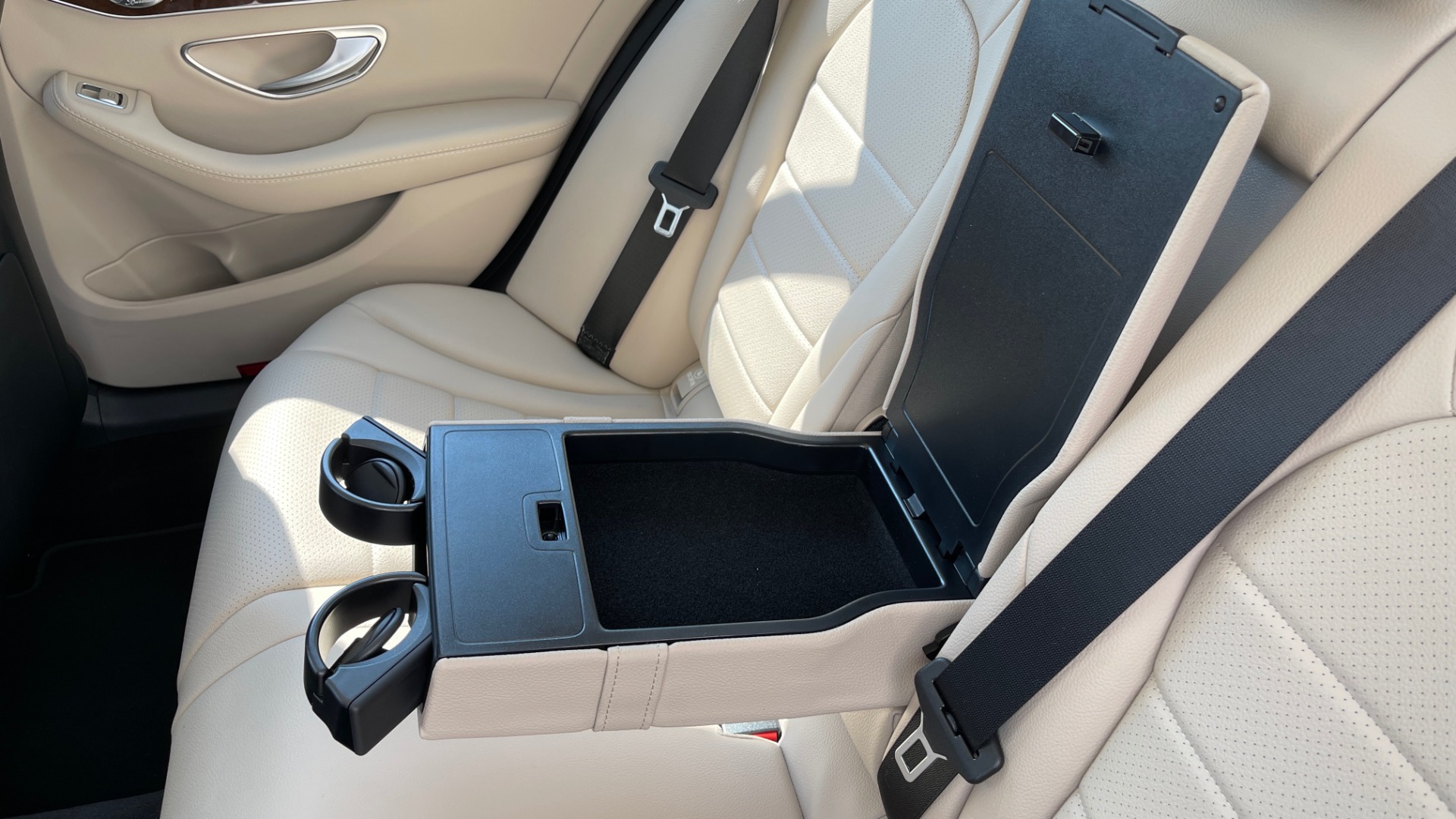 Used 2016 Mercedes-Benz C-CLASS C 300 4MATIC PREMIUM / BSA / MULTI MEDIA PKG / LIGHTING / REARVIEW for sale Sold at Formula Imports in Charlotte NC 28227 50