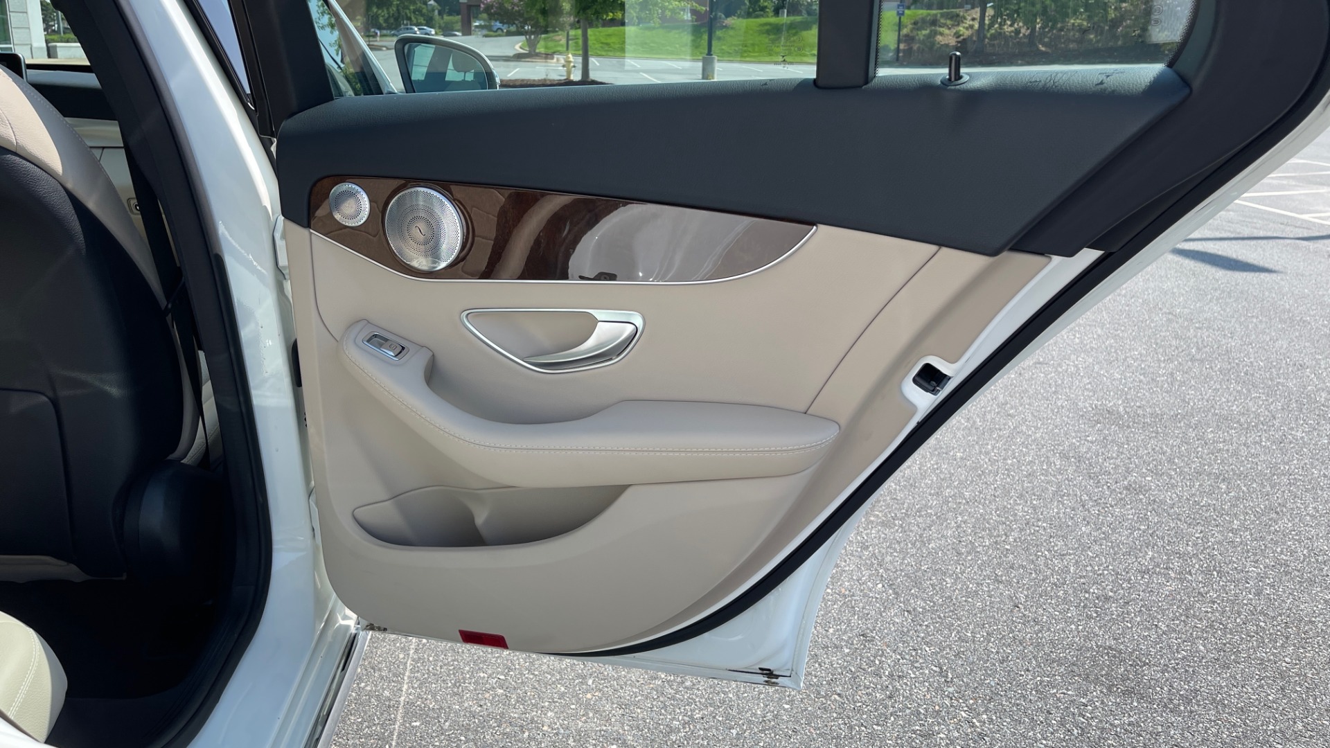 Used 2016 Mercedes-Benz C-CLASS C 300 4MATIC PREMIUM / BSA / MULTI MEDIA PKG / LIGHTING / REARVIEW for sale Sold at Formula Imports in Charlotte NC 28227 51